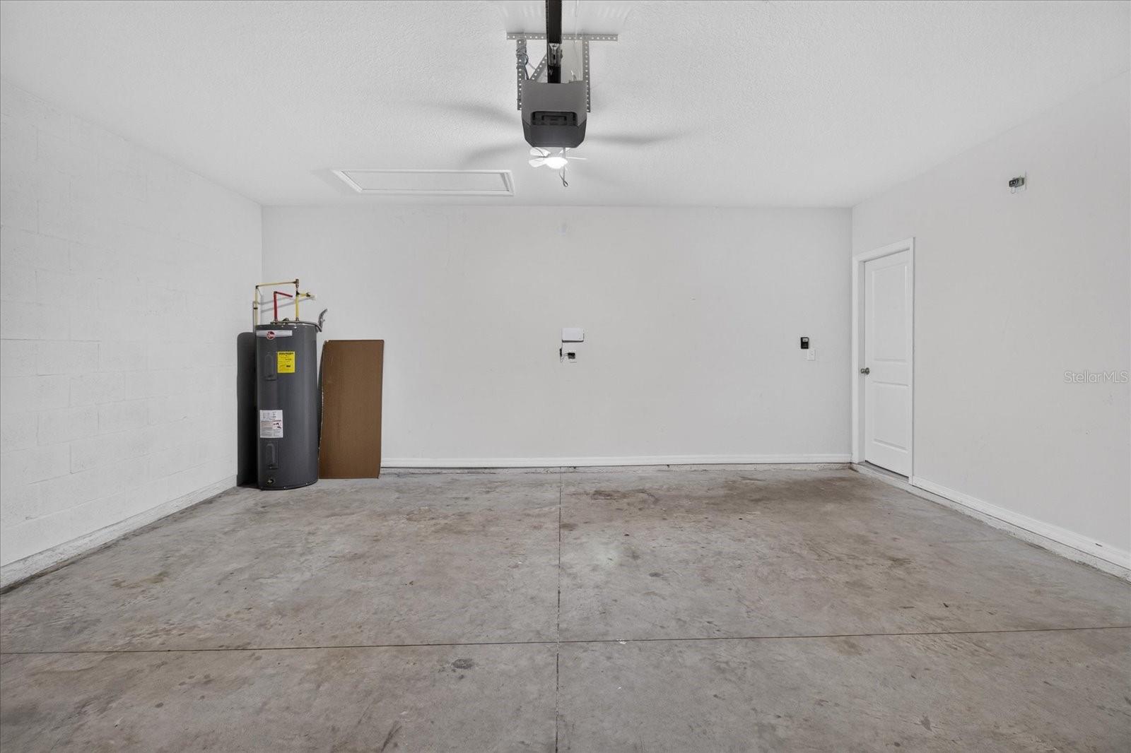 10206 GOLDEN LIGHT CT — photo 56