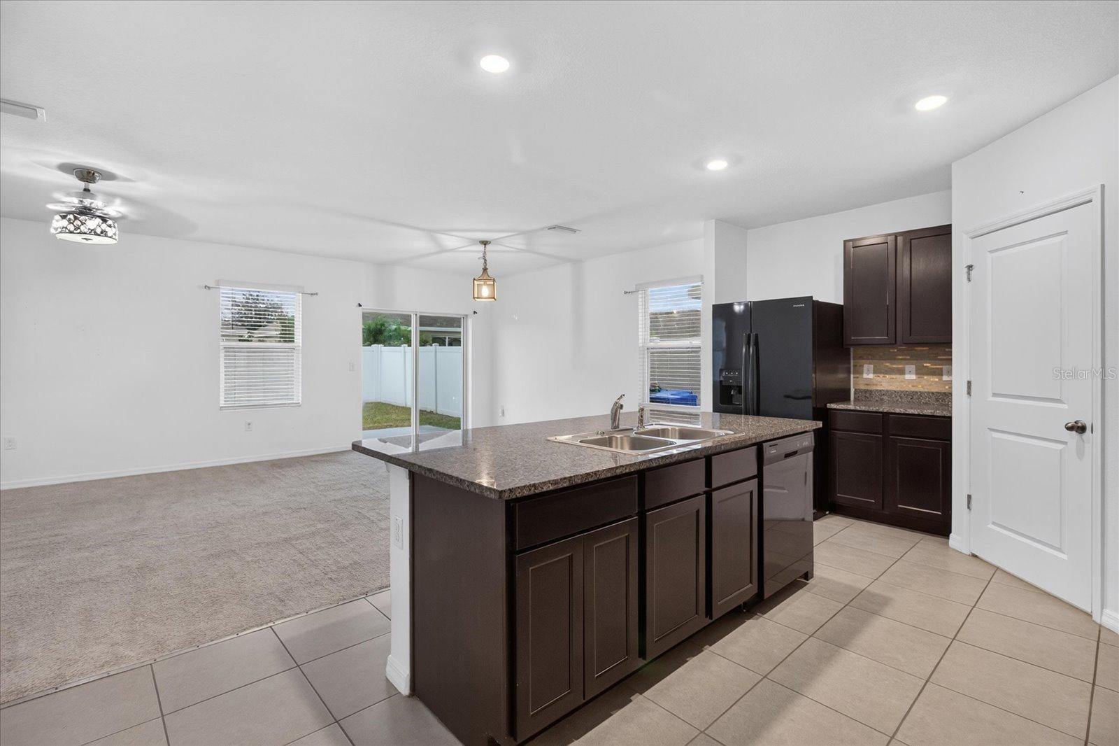 10206 GOLDEN LIGHT CT — photo 20