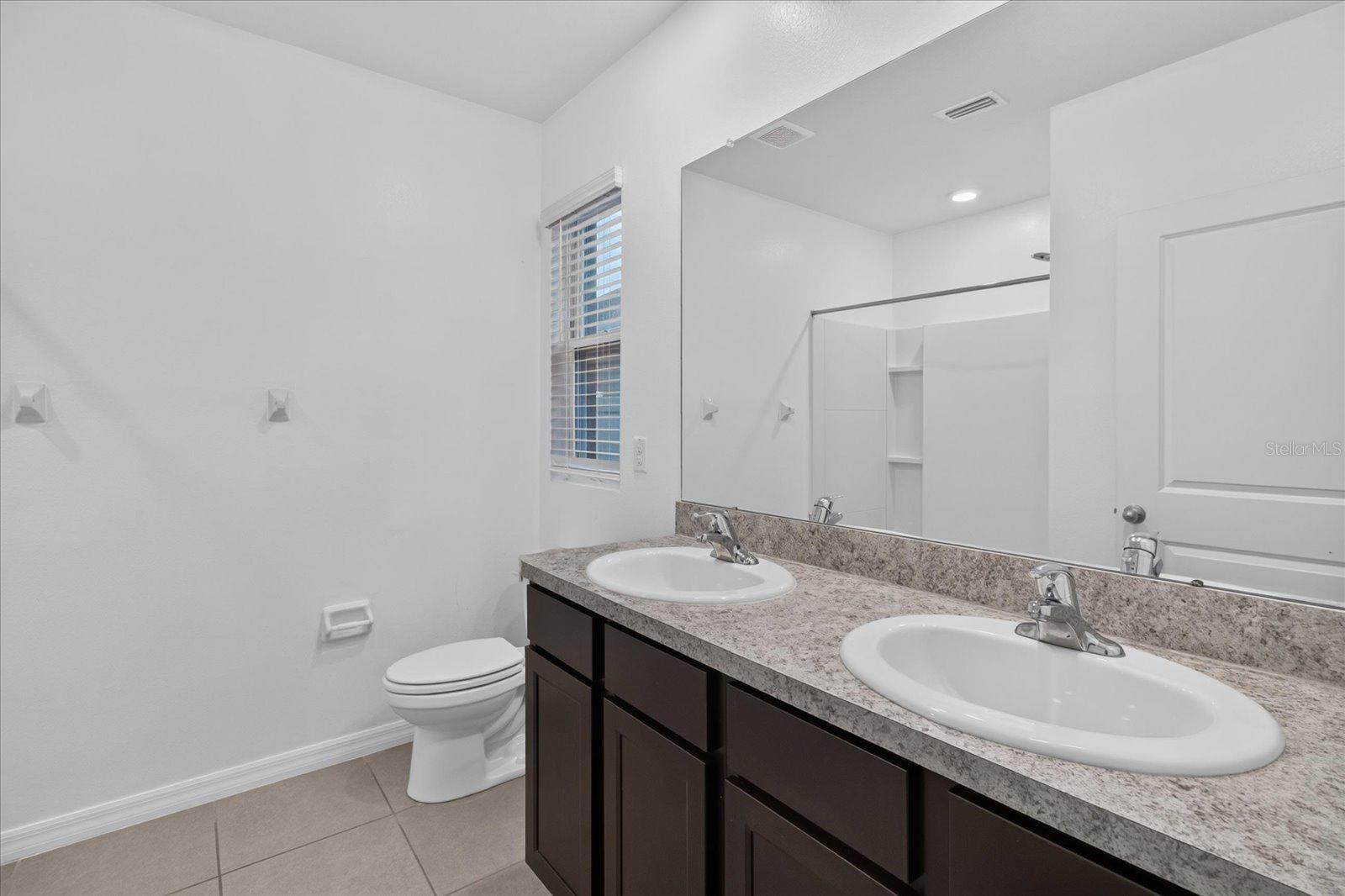 10206 GOLDEN LIGHT CT — photo 45