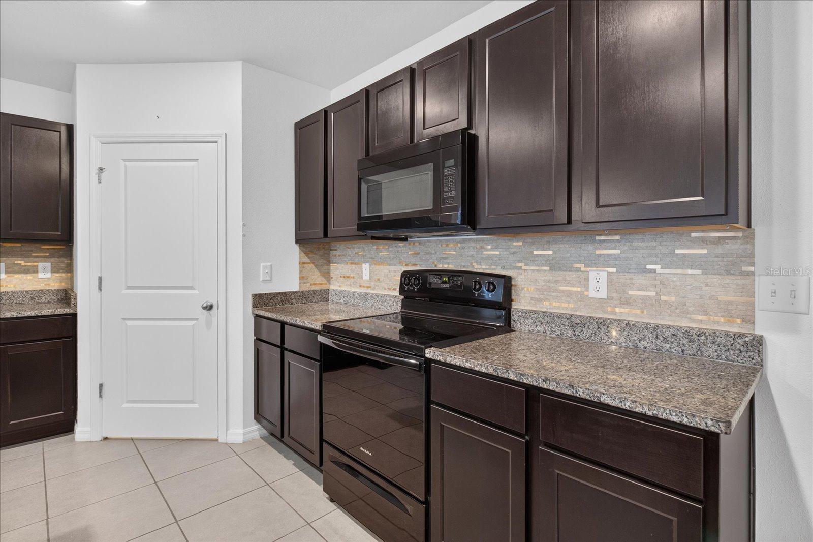 10206 GOLDEN LIGHT CT — photo 30