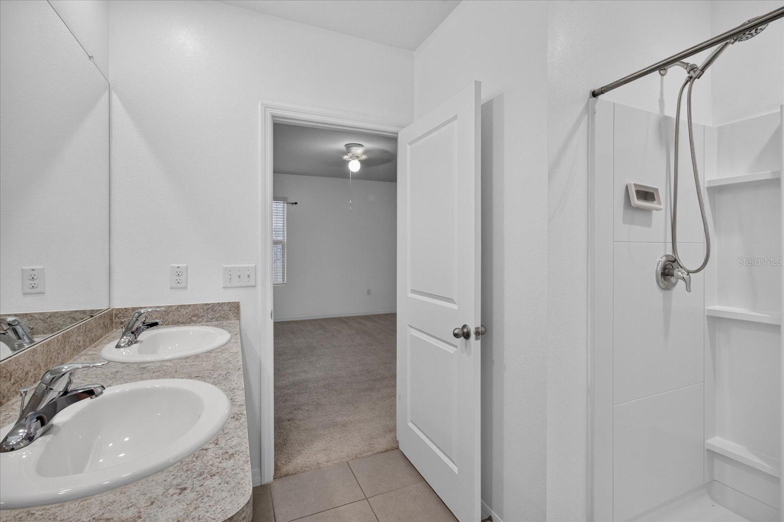 10206 GOLDEN LIGHT CT — photo 44