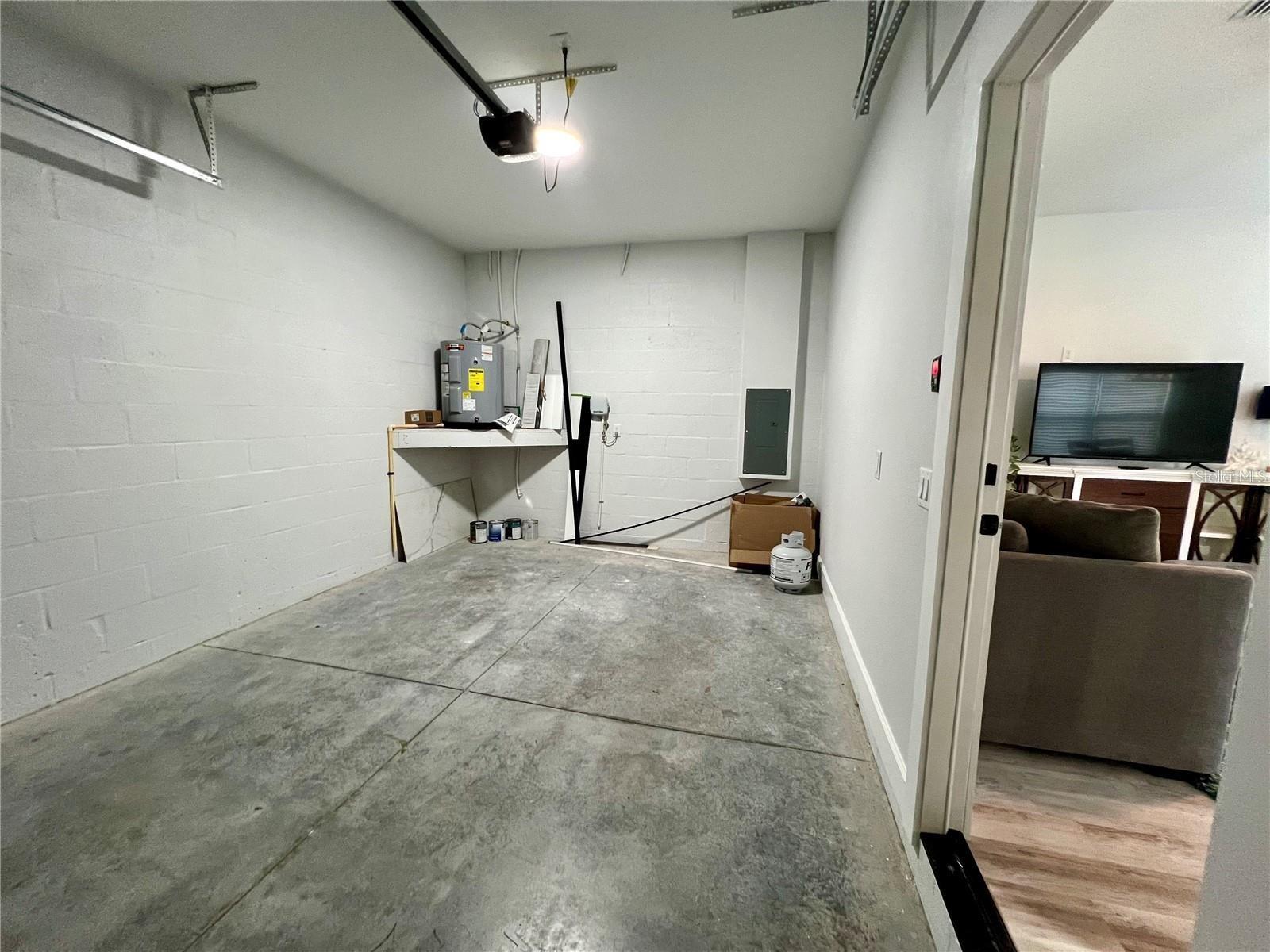 5630 QUEENER AVE — photo 37