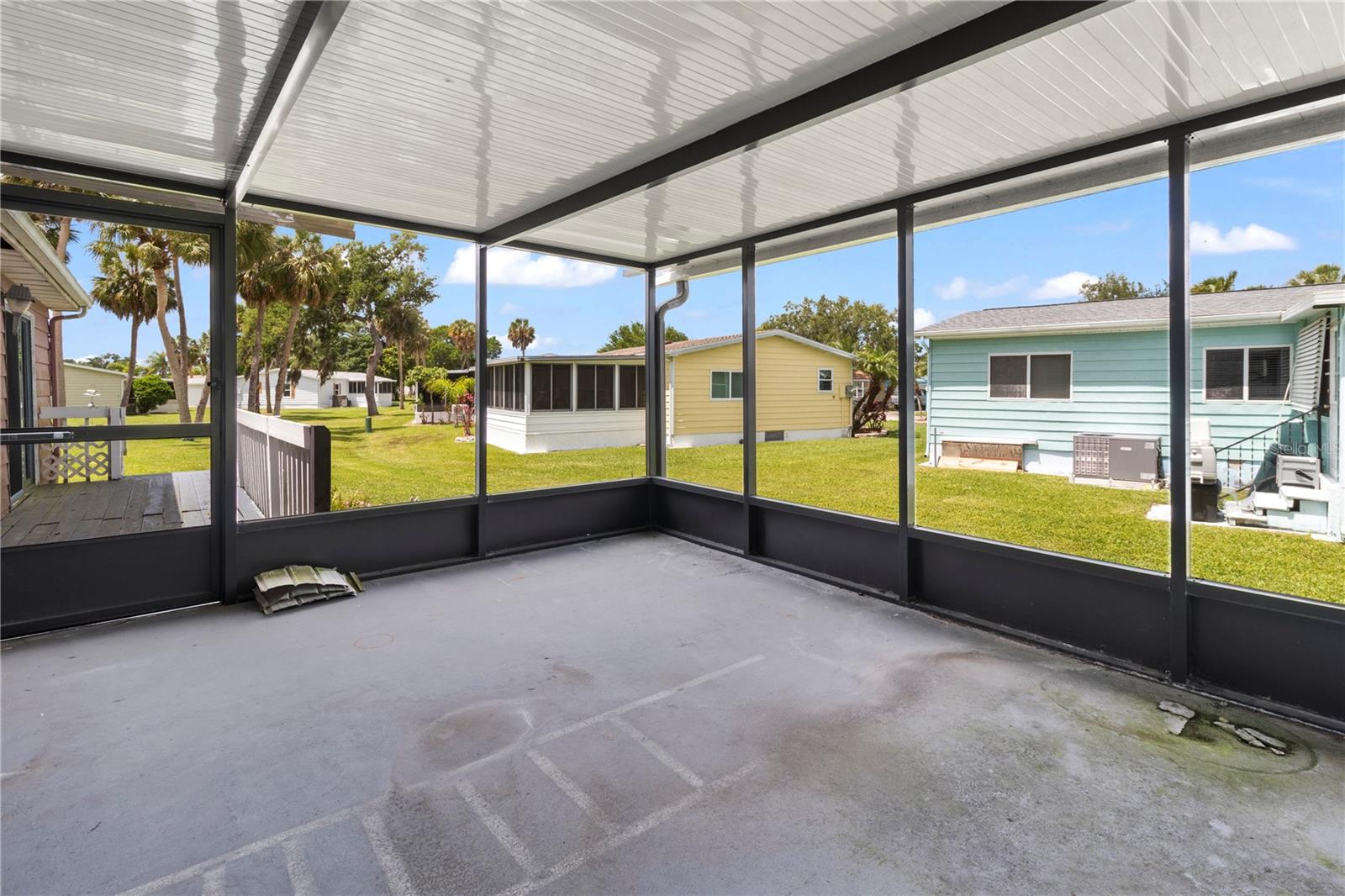 48 QUAIL CT — photo 35