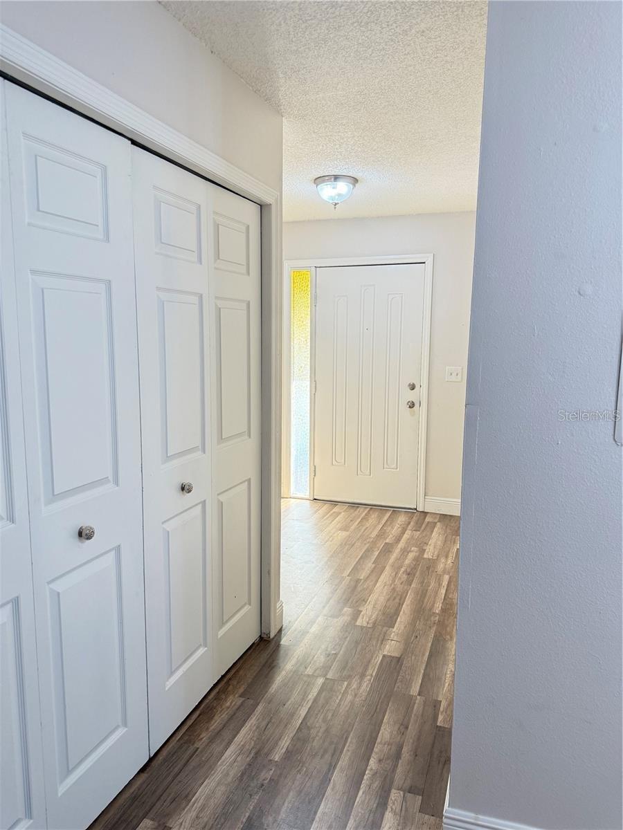 1200 ABBEY CRESCENT LN — photo 6