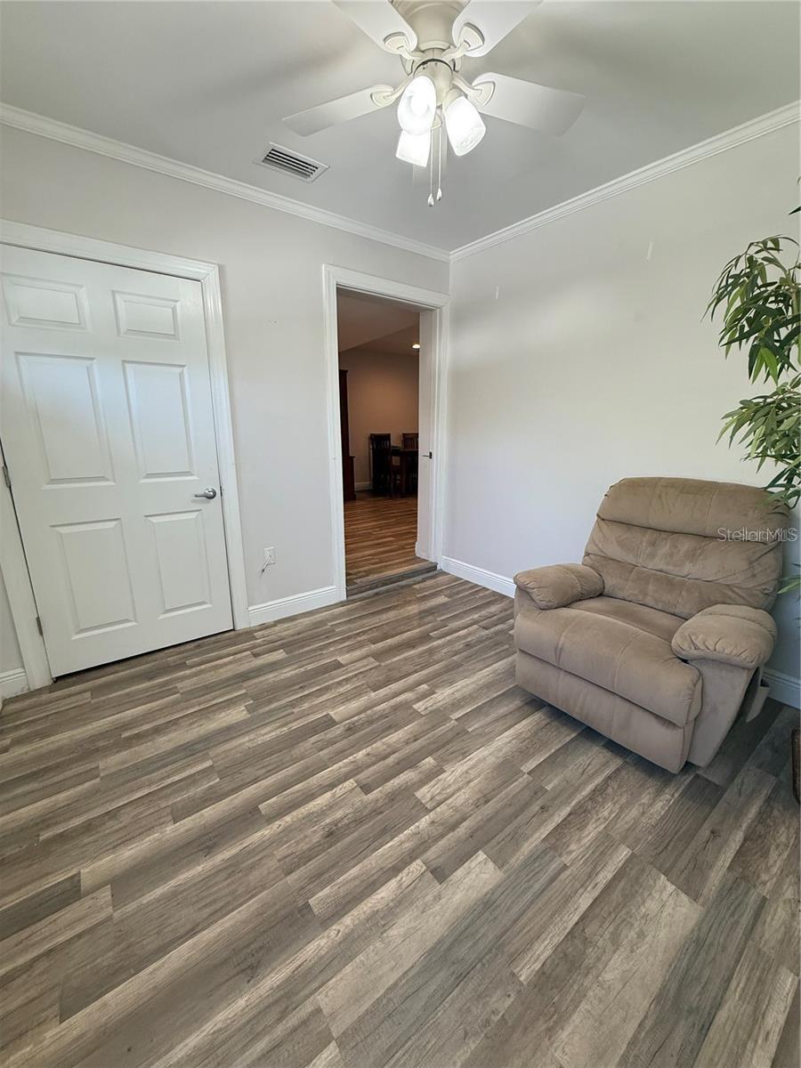 1200 ABBEY CRESCENT LN — photo 34