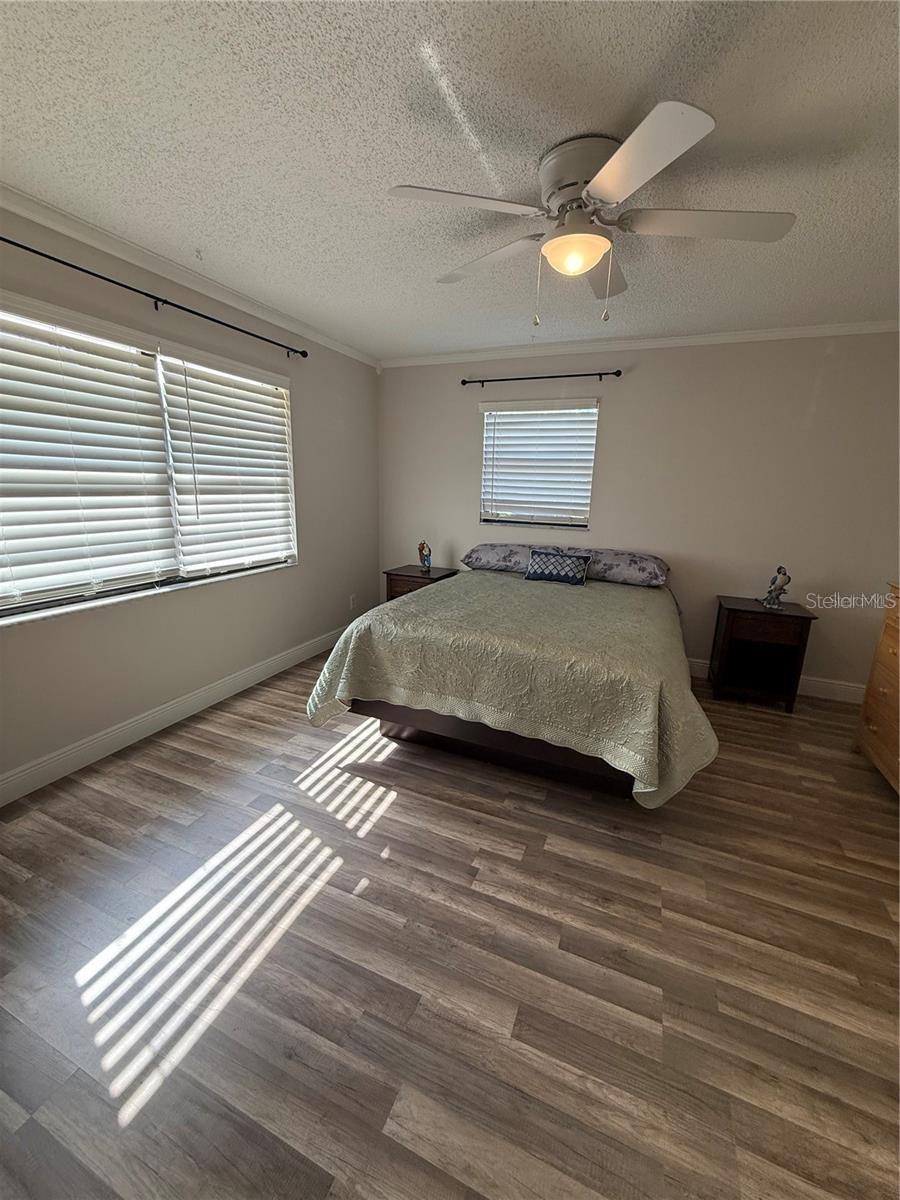 1200 ABBEY CRESCENT LN — photo 22