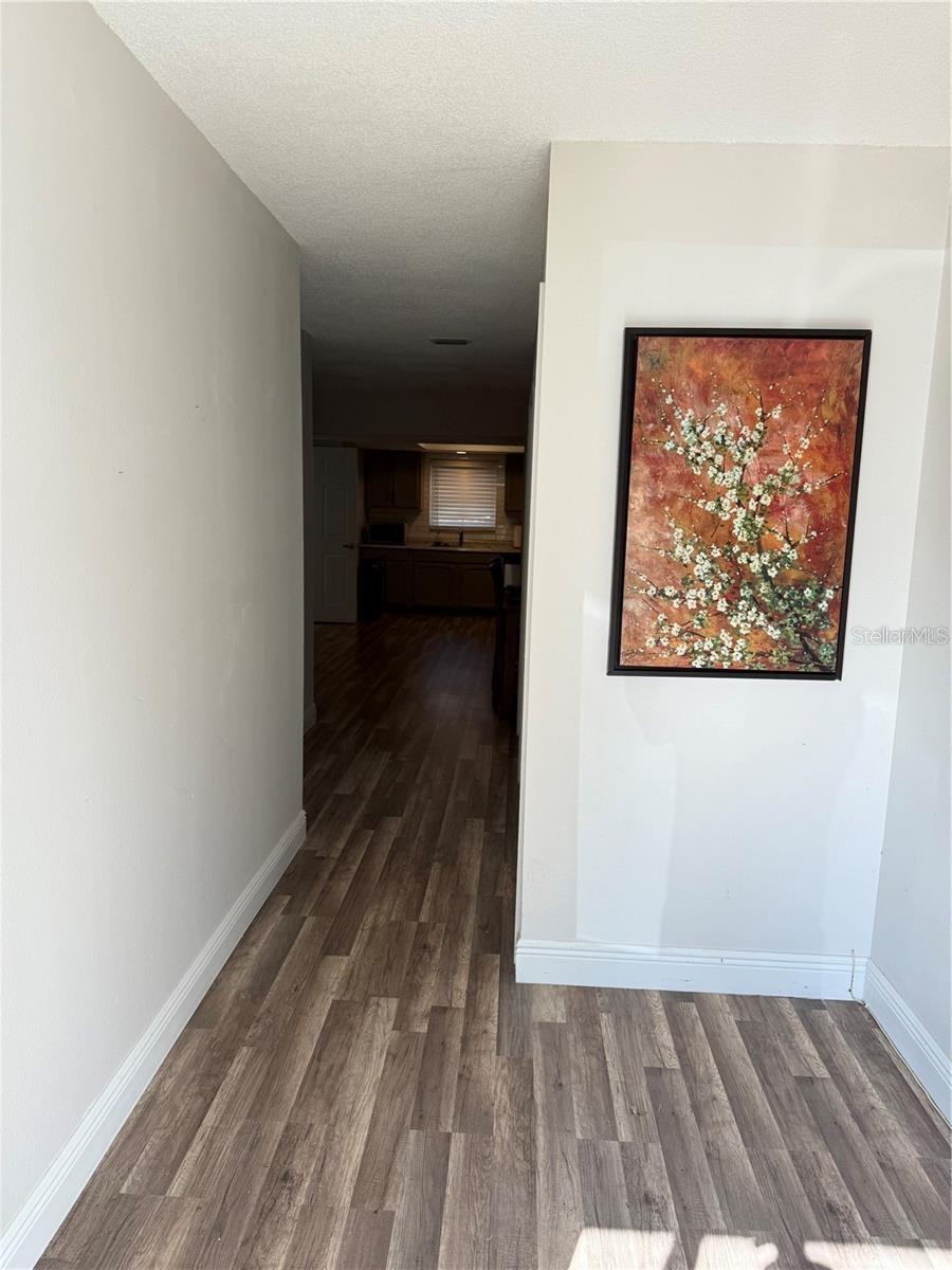 1200 ABBEY CRESCENT LN — photo 4