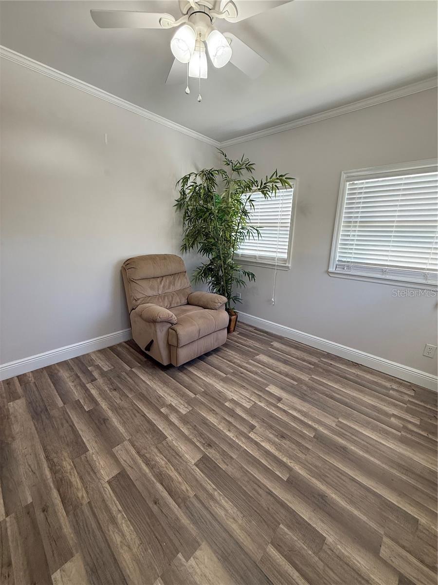 1200 ABBEY CRESCENT LN — photo 33