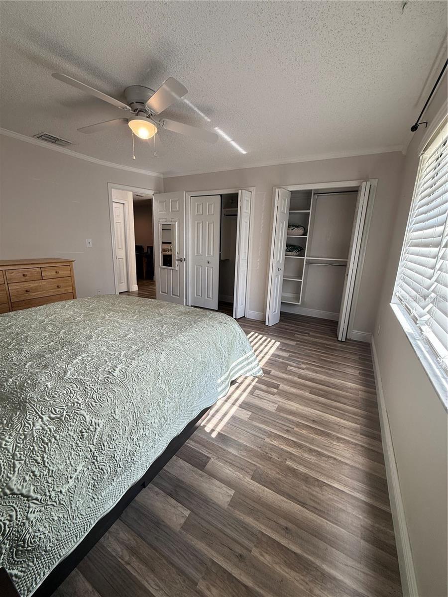 1200 ABBEY CRESCENT LN — photo 27