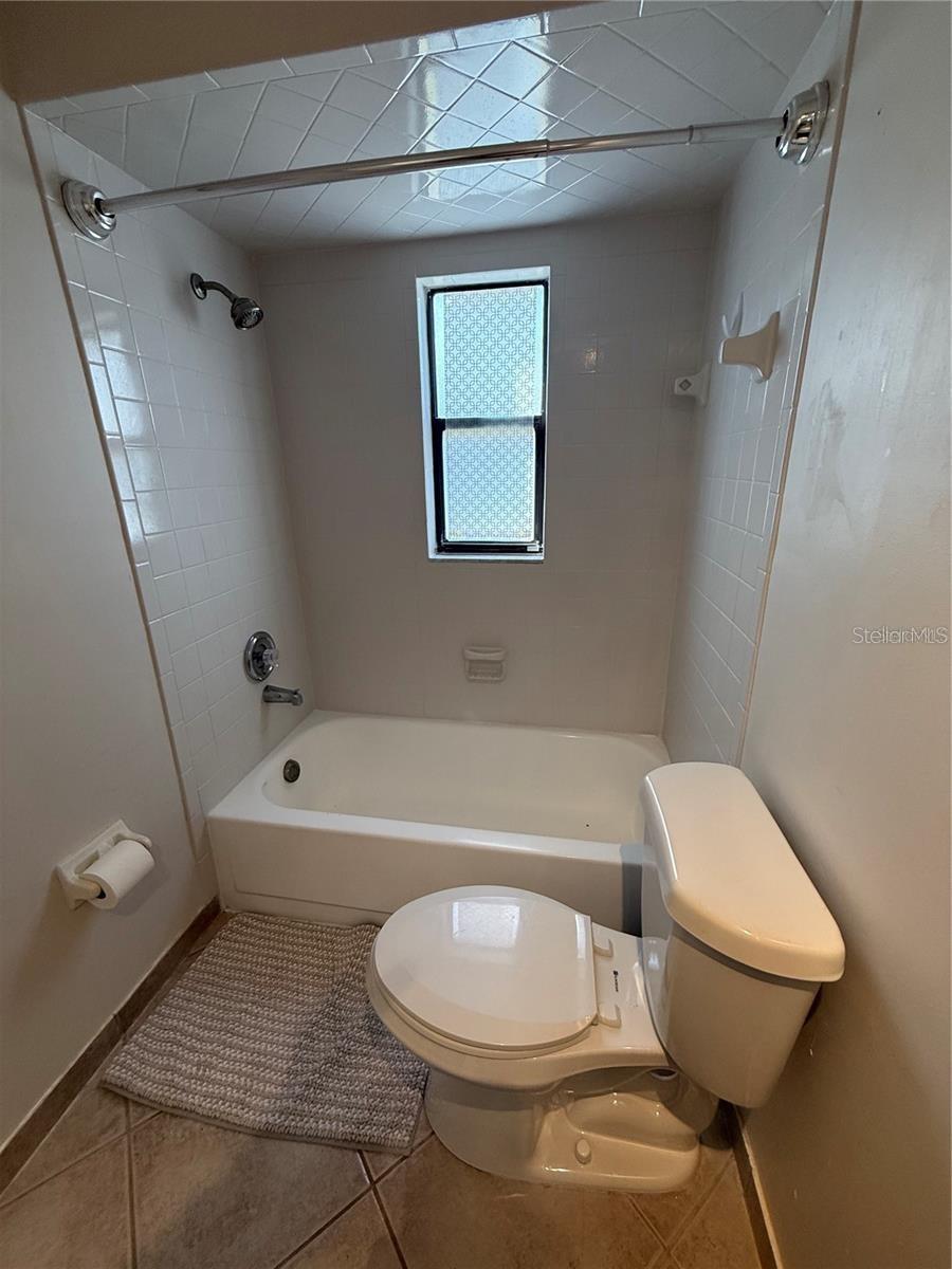 1200 ABBEY CRESCENT LN — photo 30