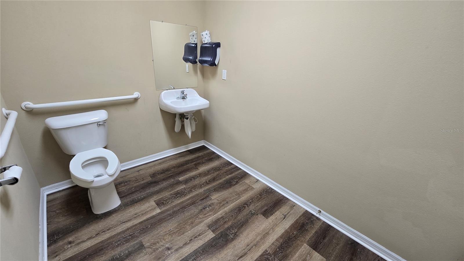 2649 WINDGUARD CIR #102 — photo 31