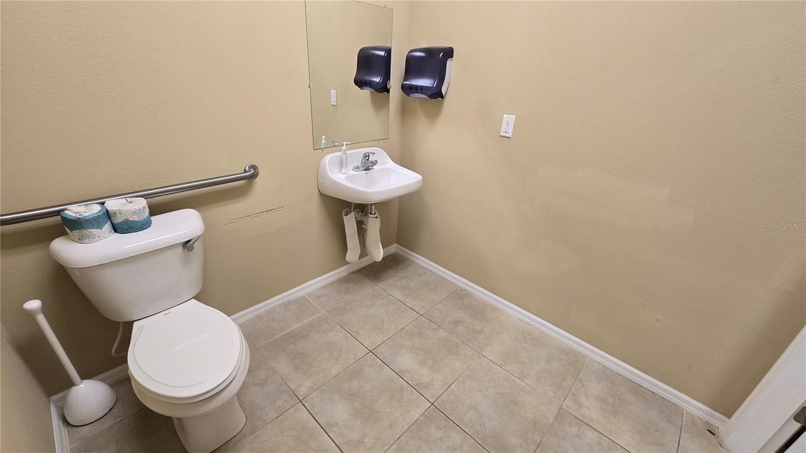 2649 WINDGUARD CIR #102 — photo 40