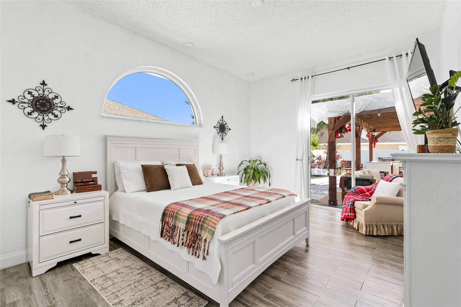 15101 REDVALE DR — photo 16