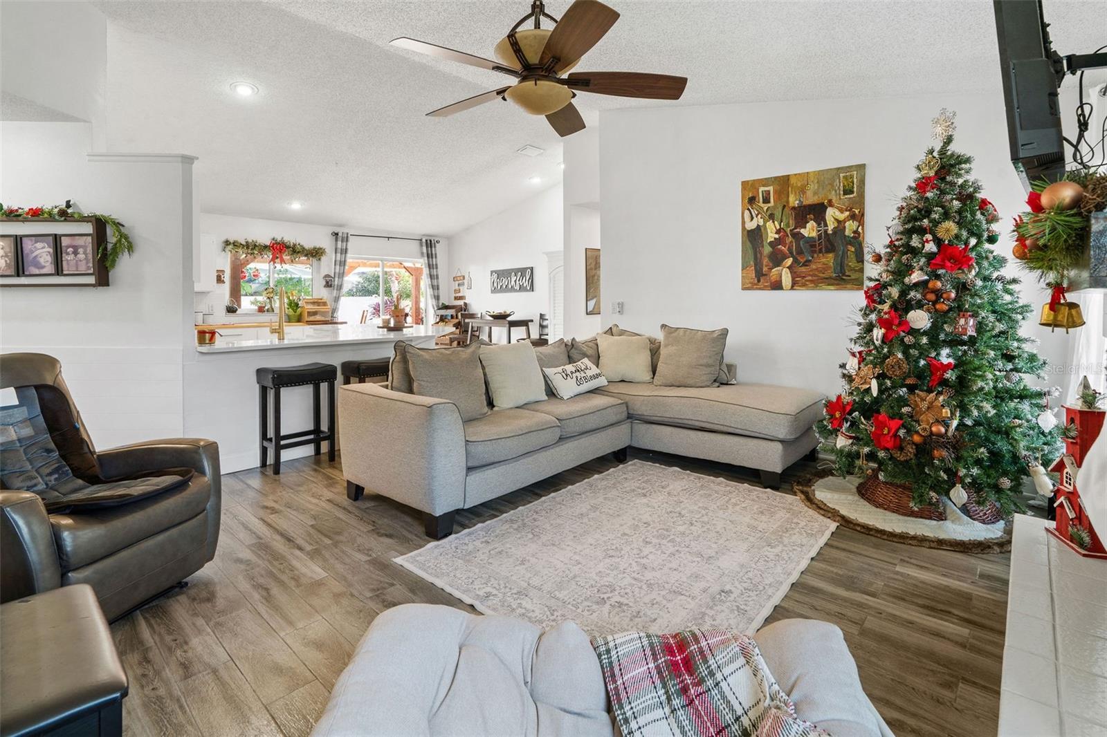 15101 REDVALE DR — photo 14