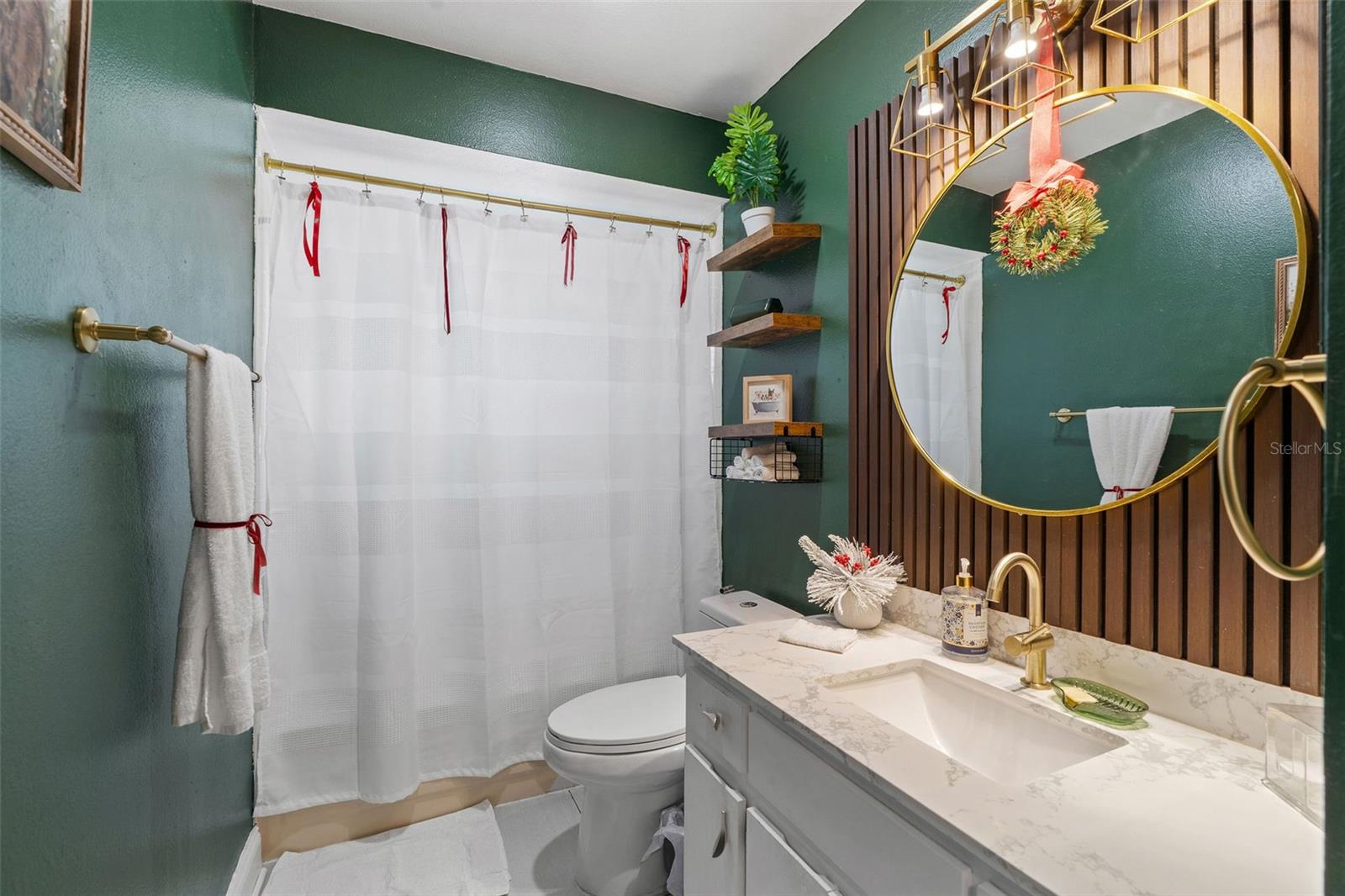 15101 REDVALE DR — photo 22