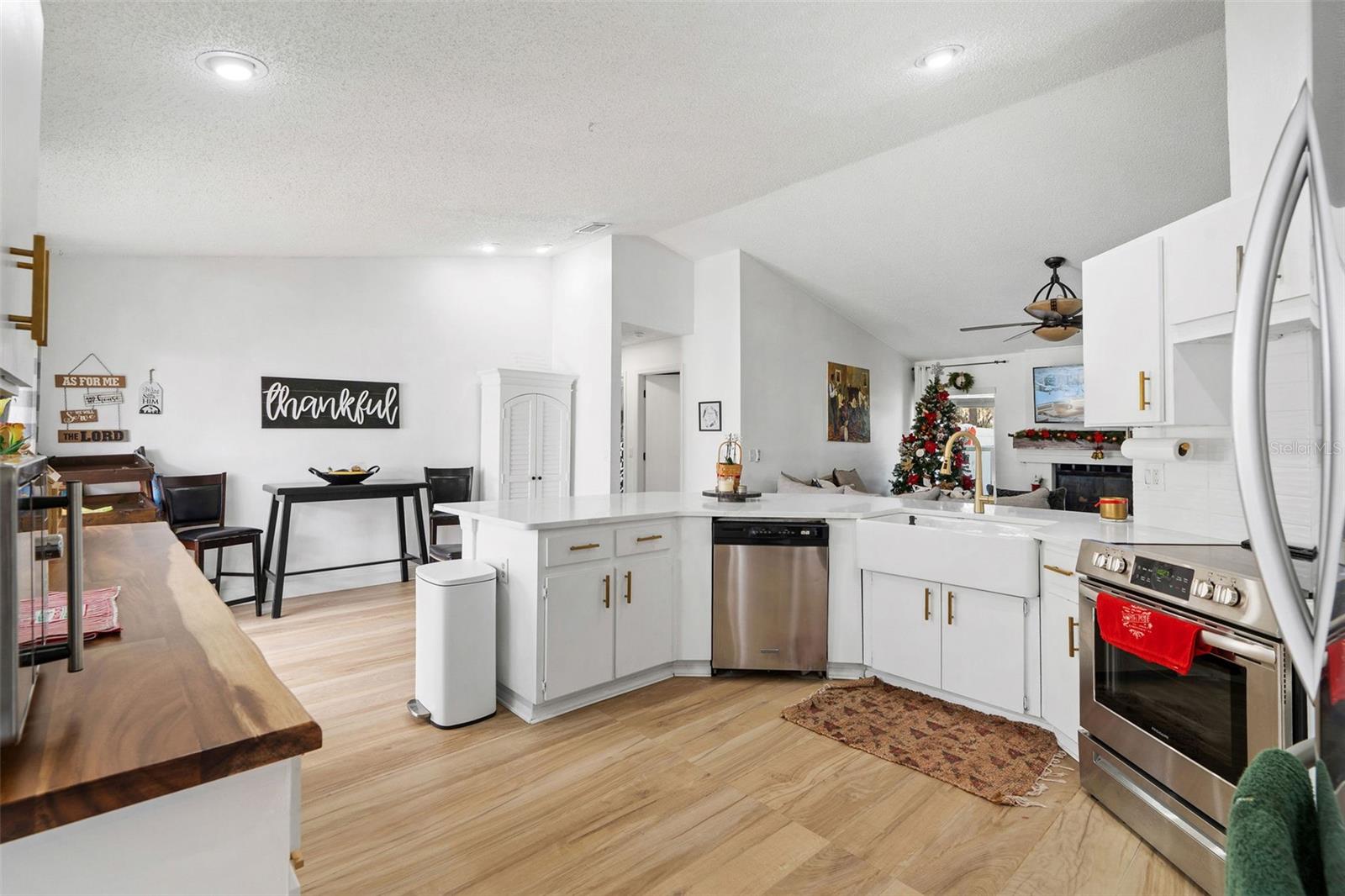 15101 REDVALE DR — photo 10