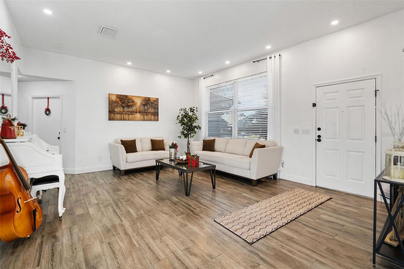 15101 REDVALE DR — photo 4