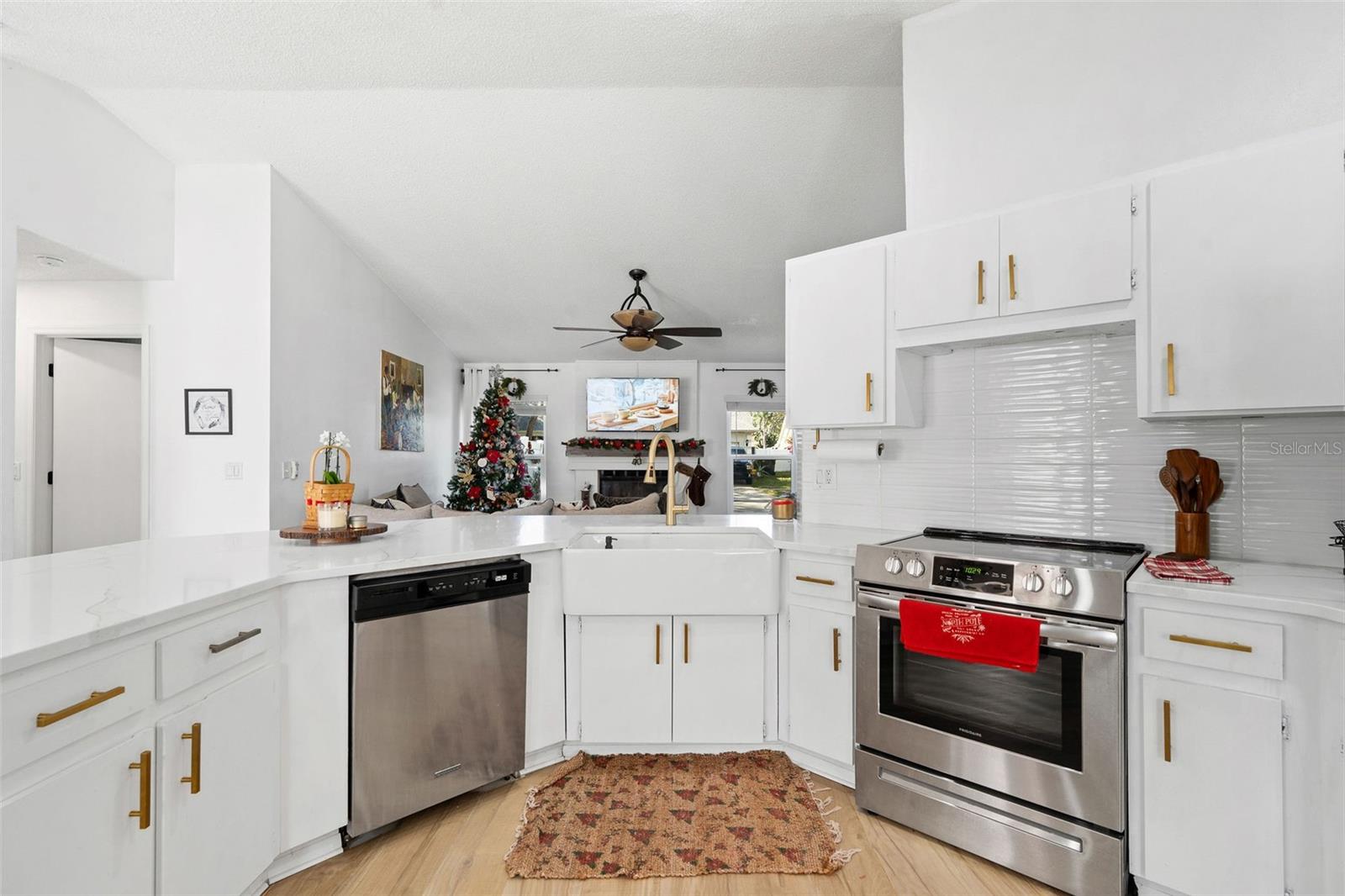 15101 REDVALE DR — photo 13