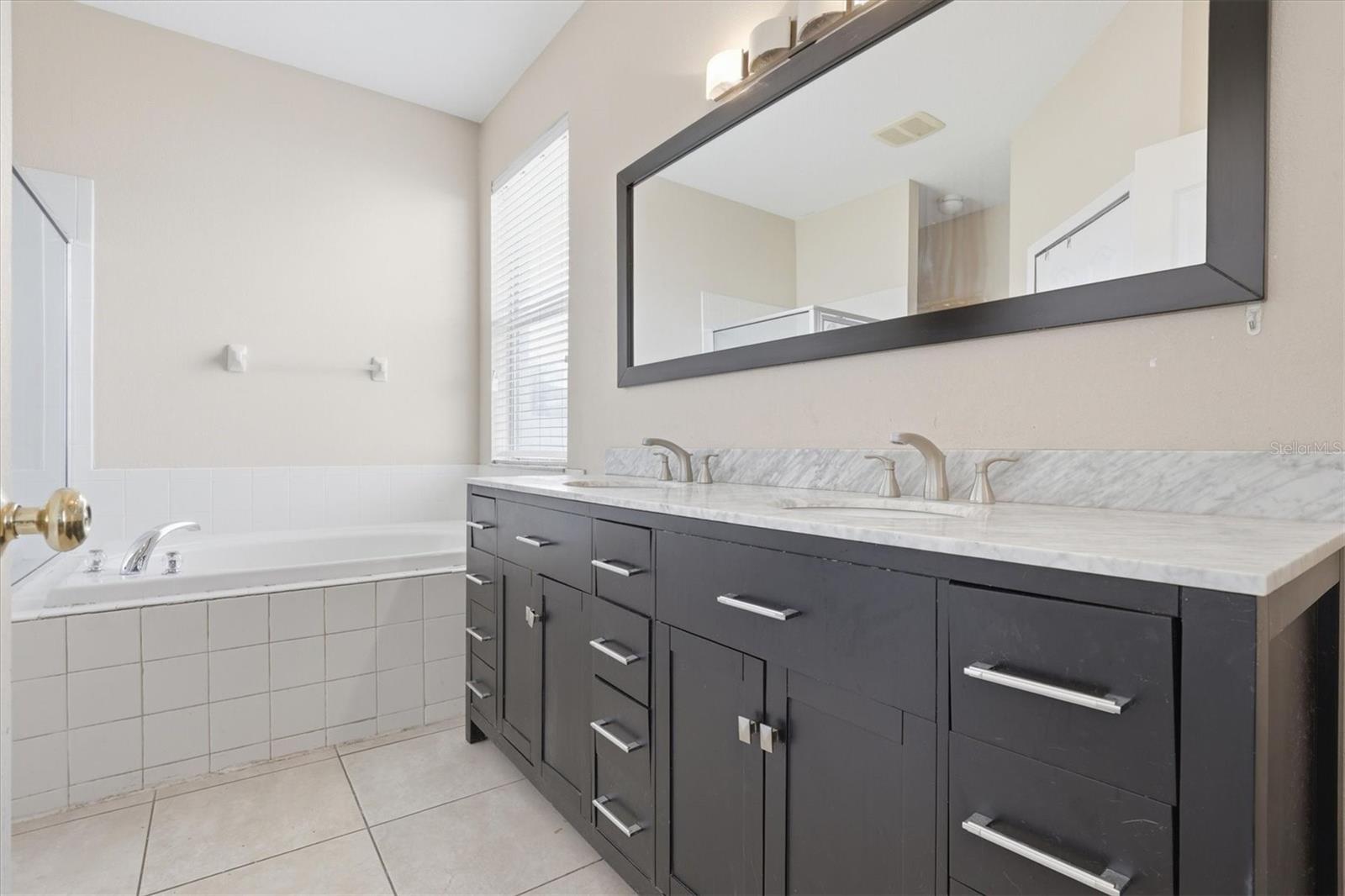 3036 GIANNA WAY — photo 11
