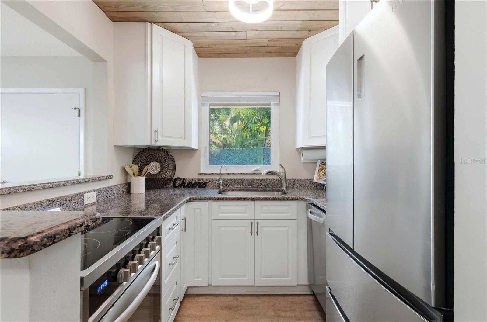 405 MENENDEZ ST — photo 12