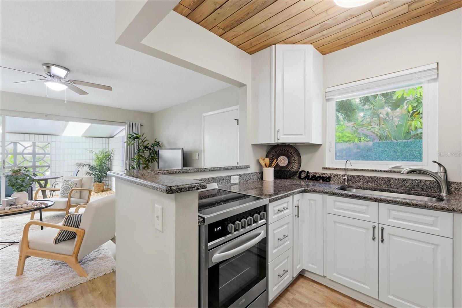 405 MENENDEZ ST — photo 13
