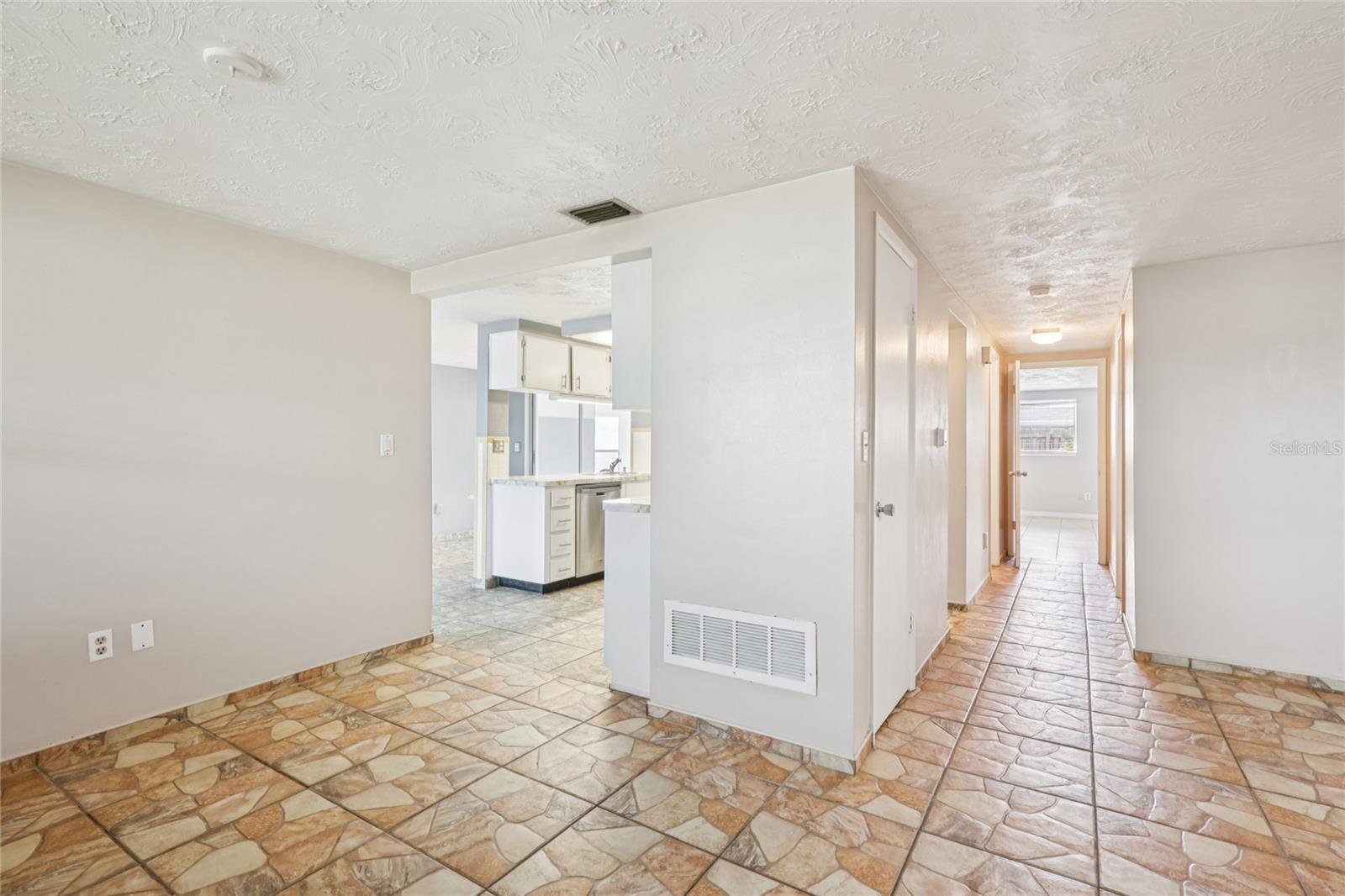 3548 DARLINGTON RD — photo 8