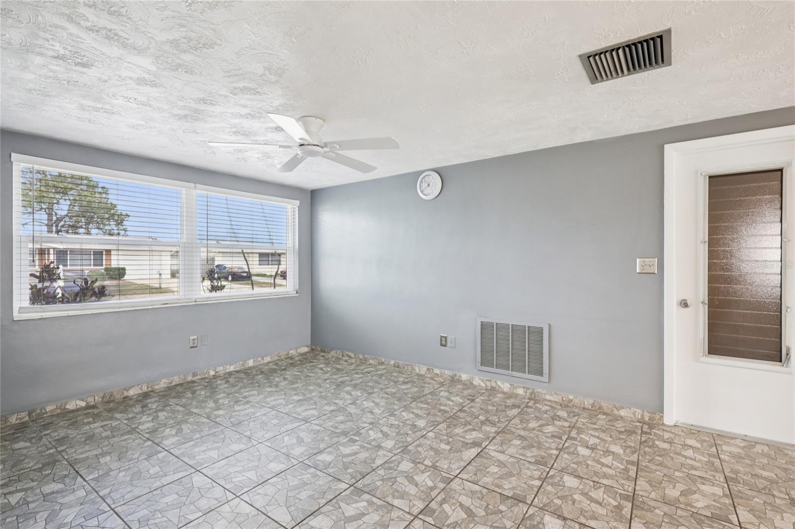 3548 DARLINGTON RD — photo 9