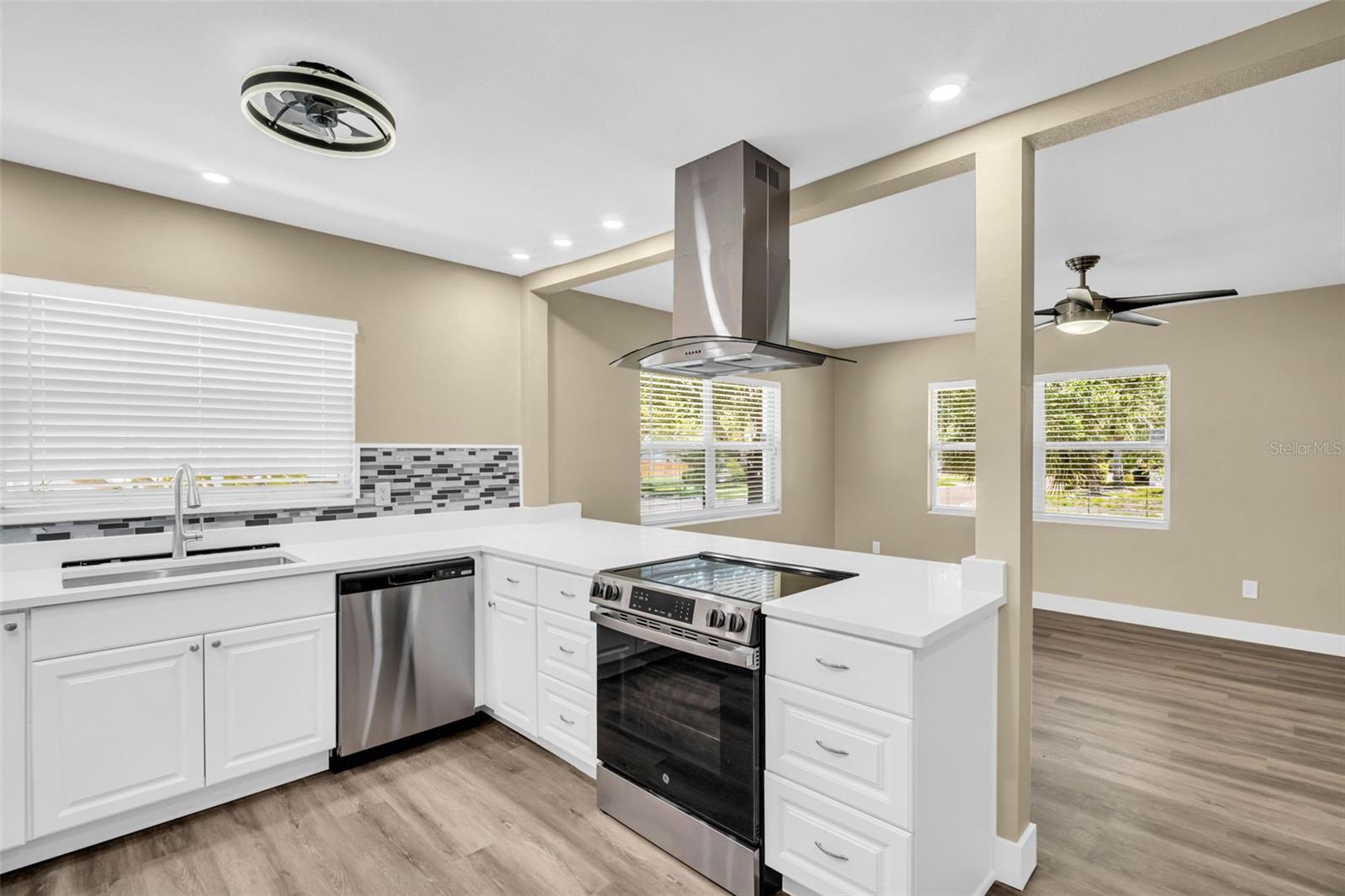 1001 JASMINE WAY — photo 3
