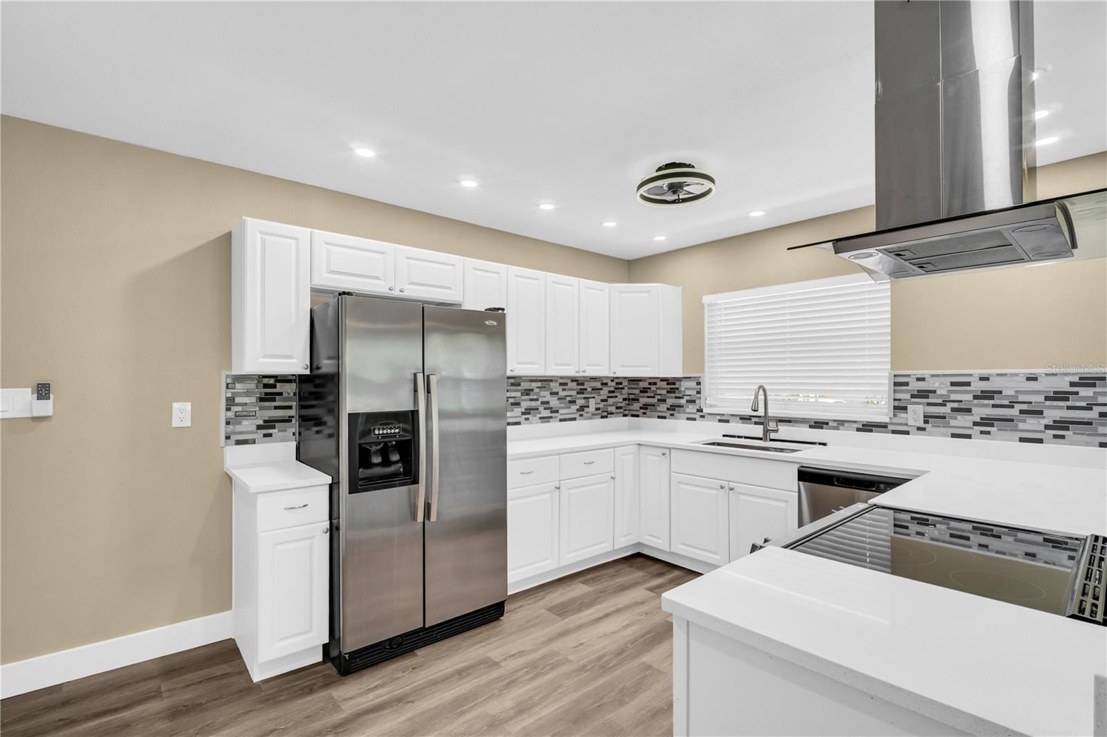 1001 JASMINE WAY — photo 4