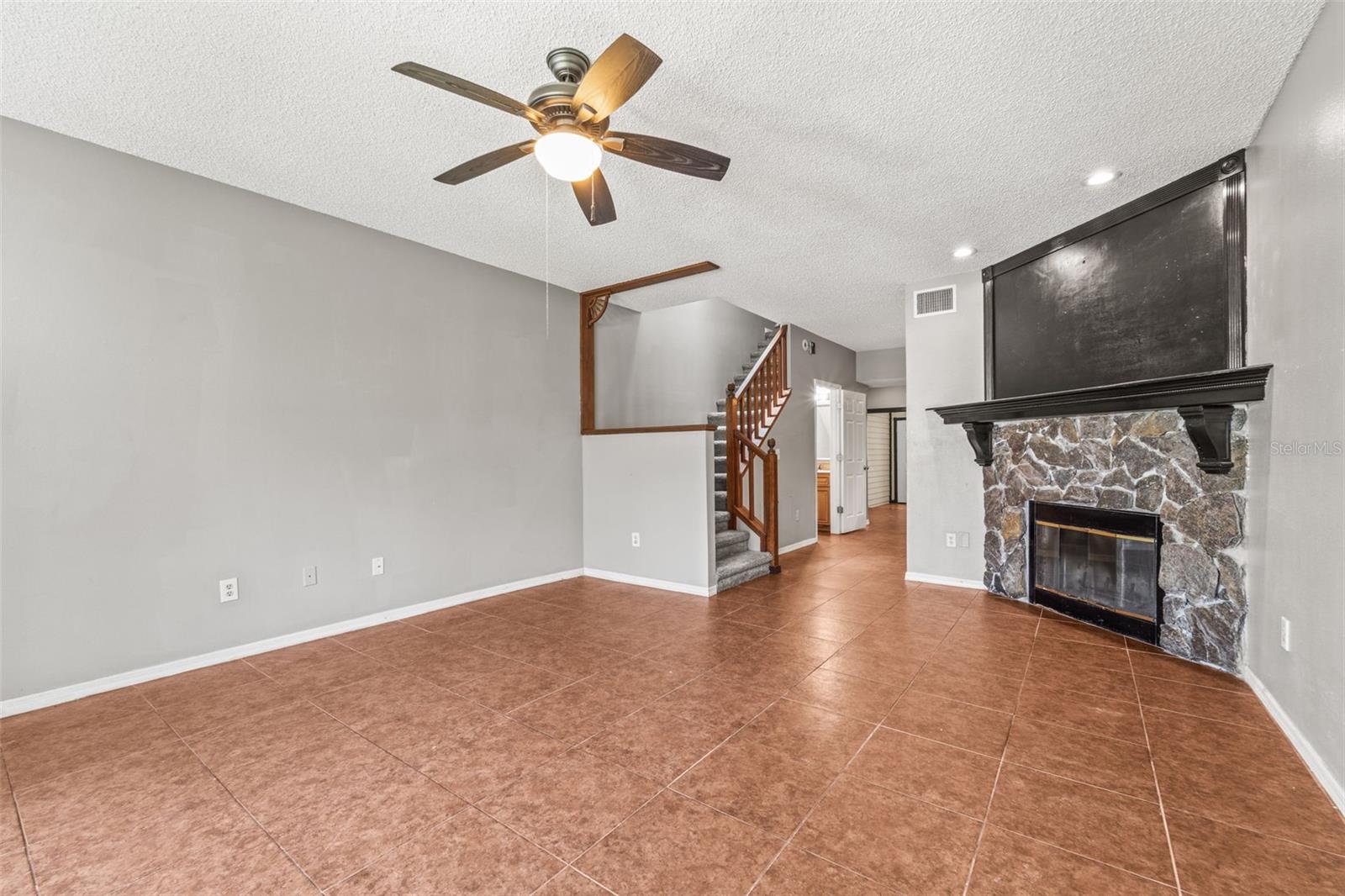 312 WINCHESTER WAY — photo 6