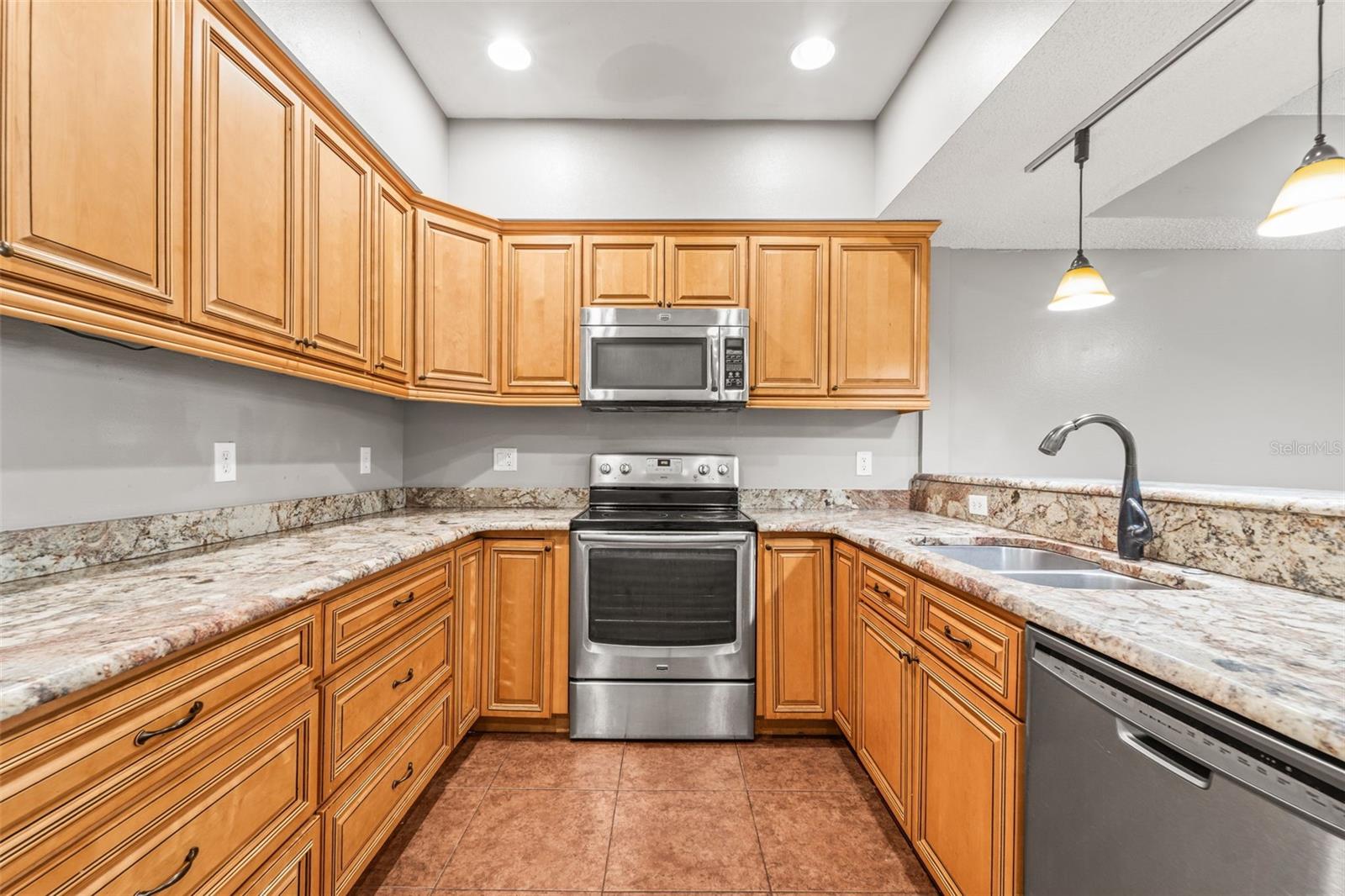 312 WINCHESTER WAY — photo 9