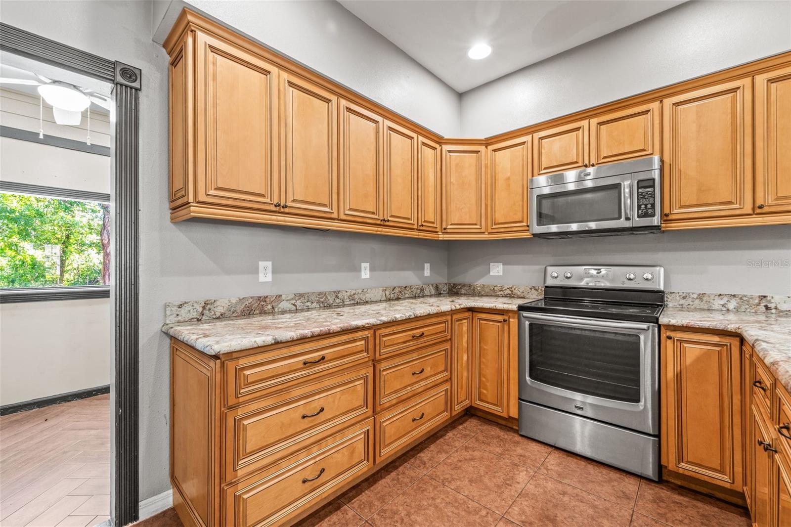 312 WINCHESTER WAY — photo 8
