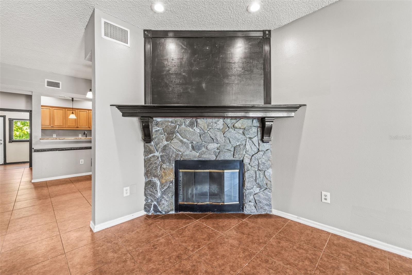 312 WINCHESTER WAY — photo 5