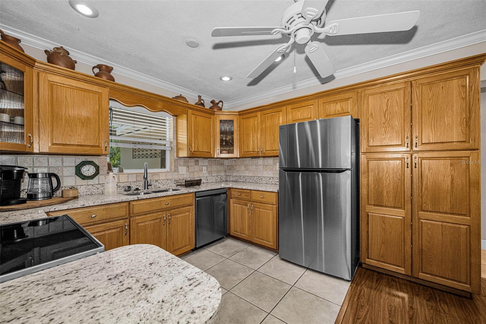 253 PARK CIR S — photo 11