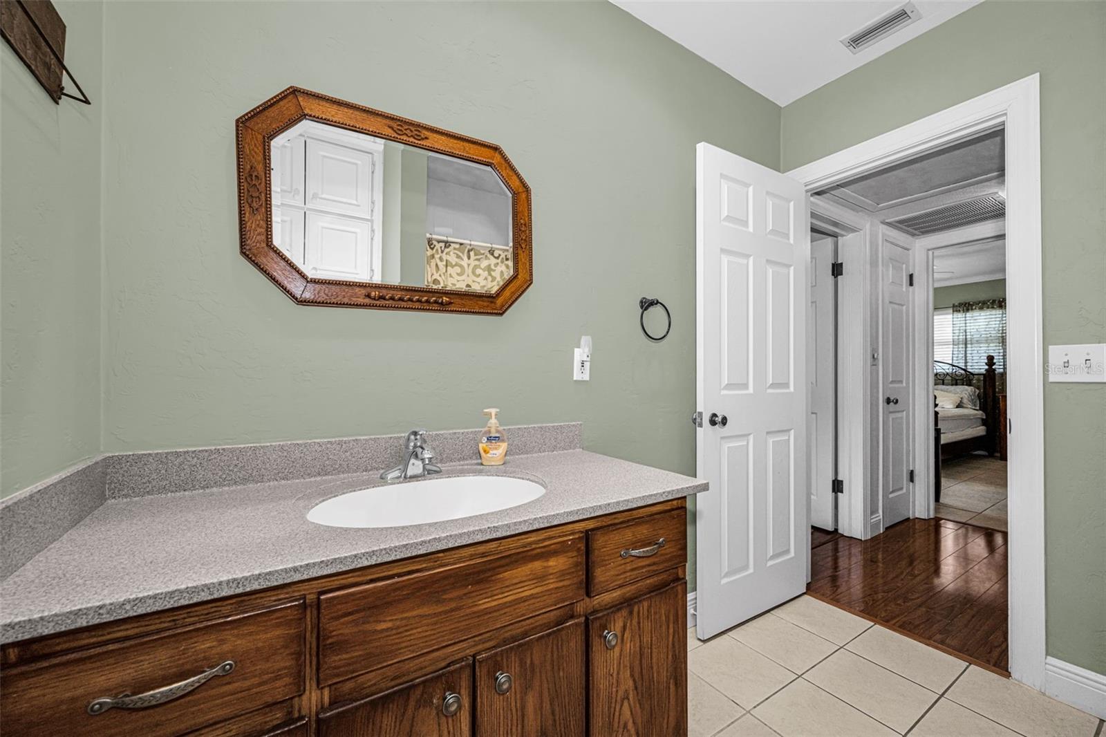 253 PARK CIR S — photo 26