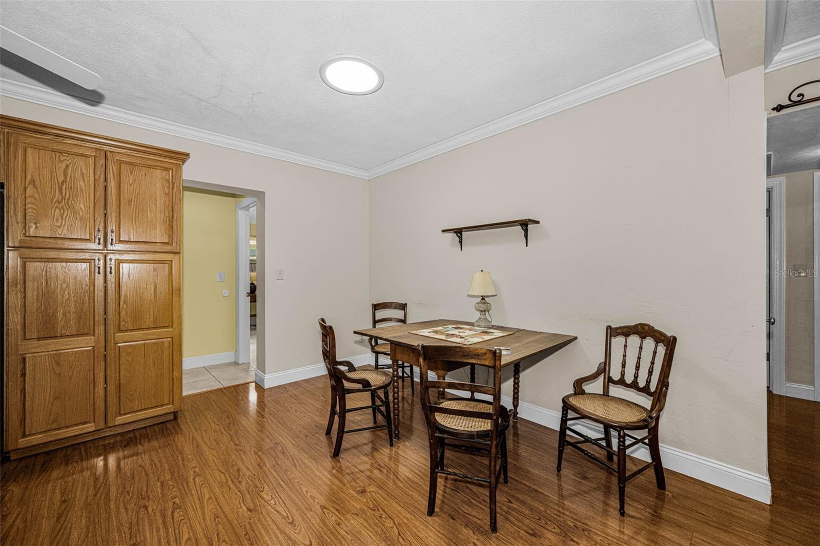 253 PARK CIR S — photo 16