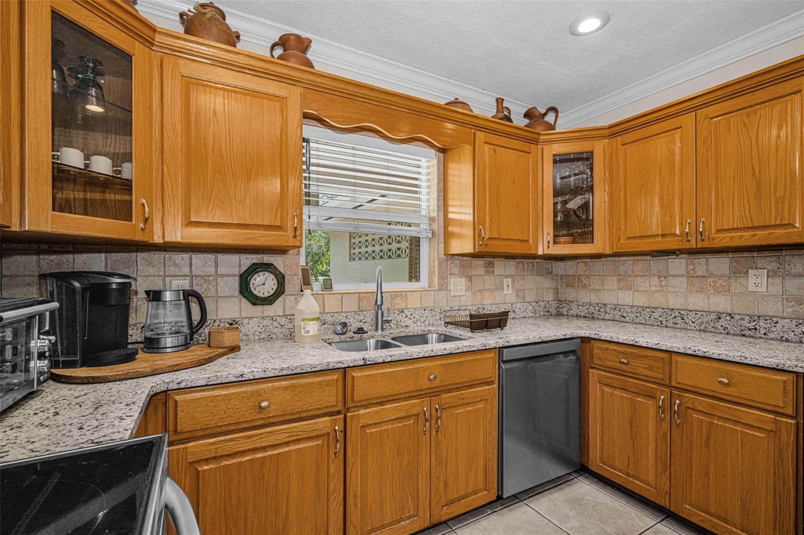 253 PARK CIR S — photo 14