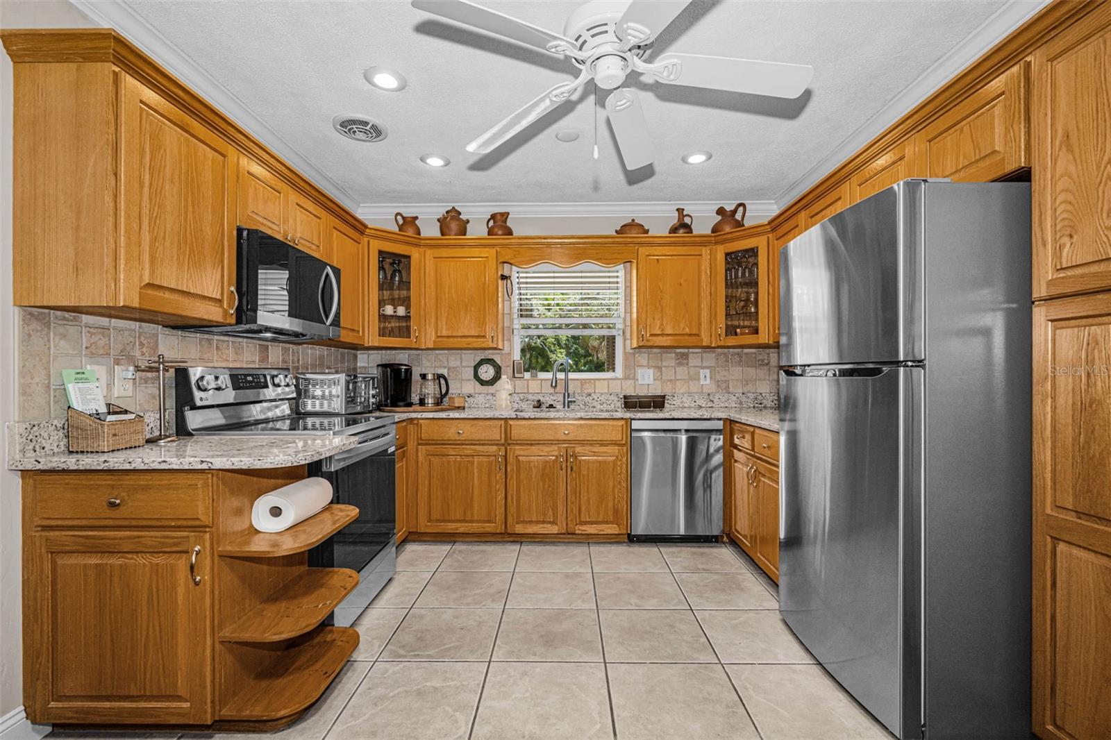 253 PARK CIR S — photo 9