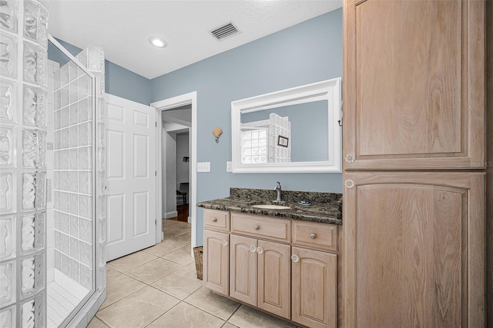 253 PARK CIR S — photo 22
