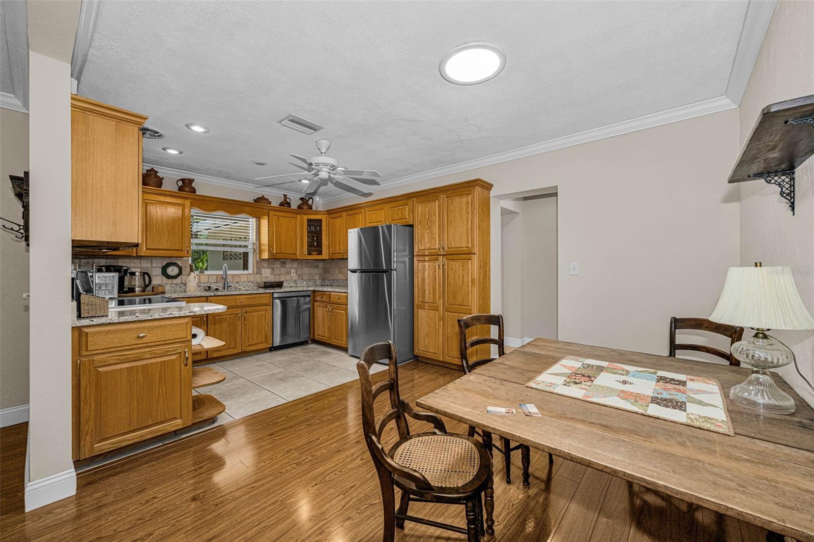 253 PARK CIR S — photo 15