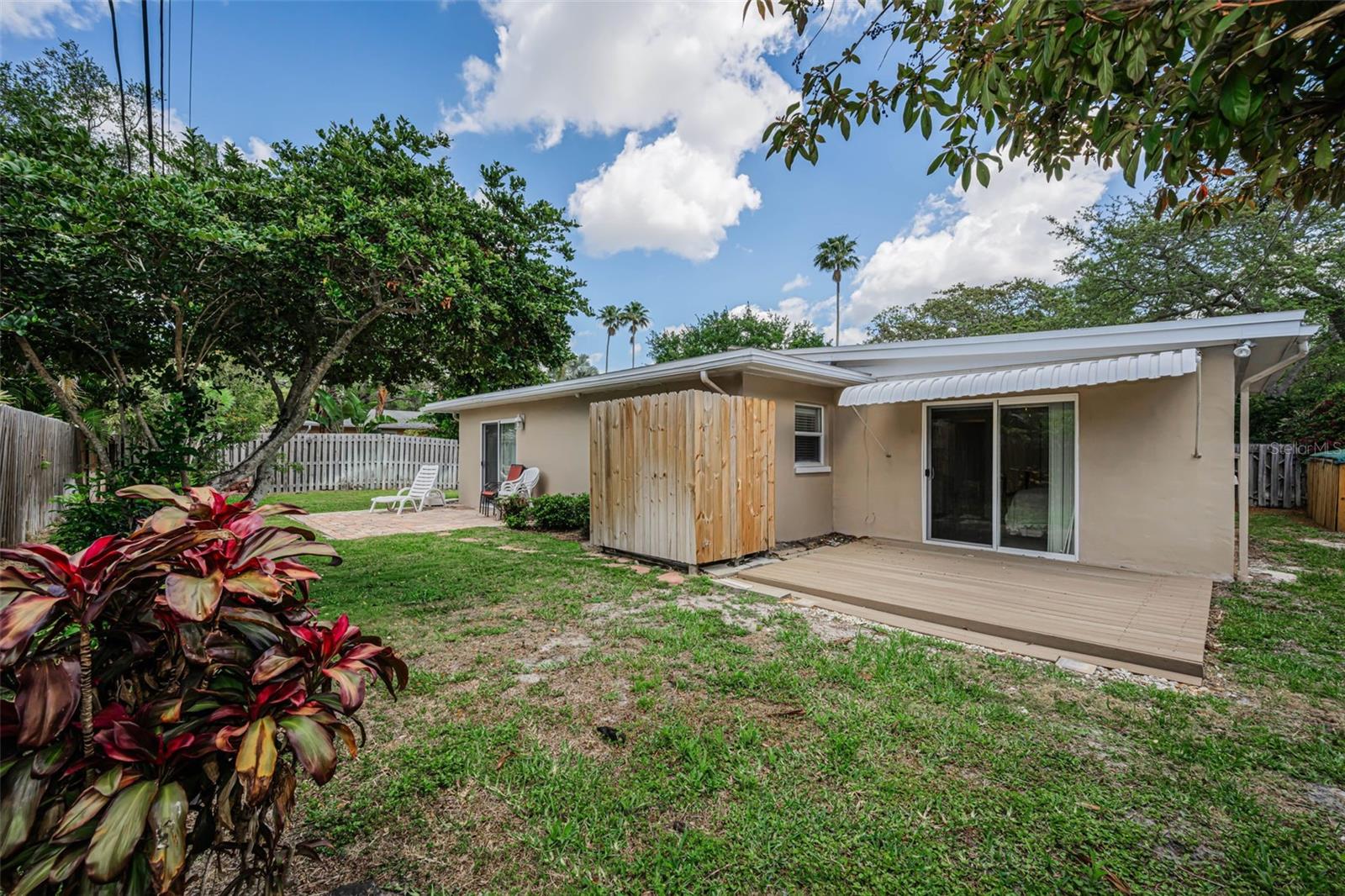253 PARK CIR S — photo 33