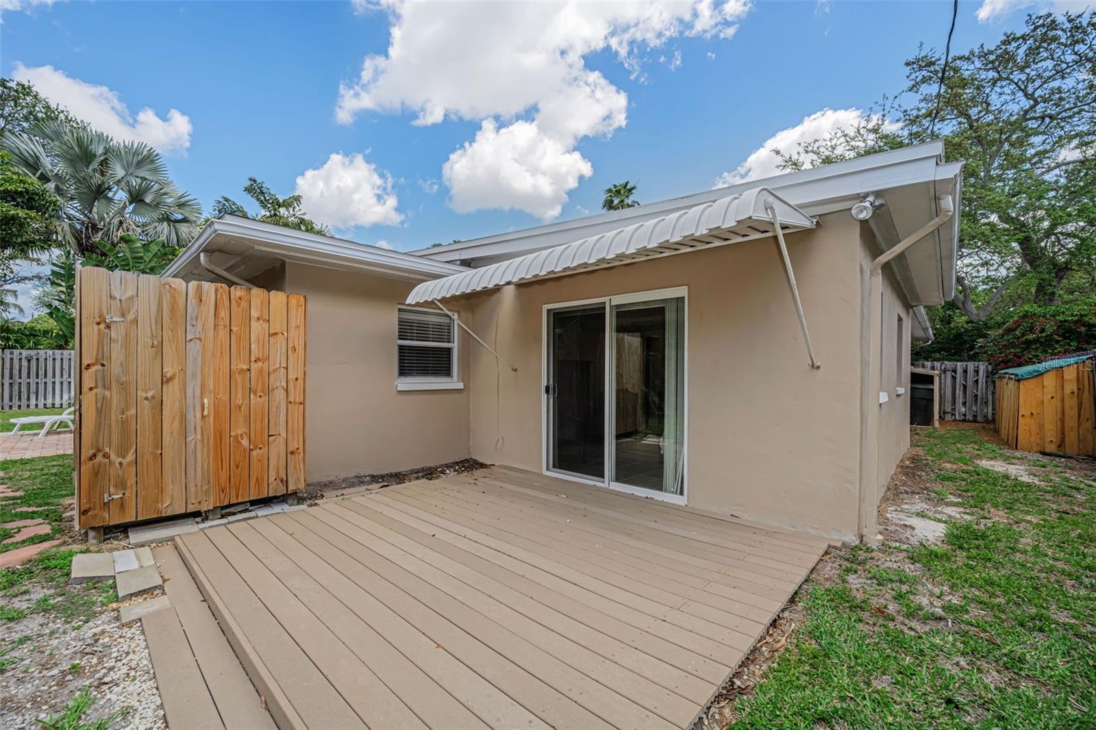 253 PARK CIR S — photo 32