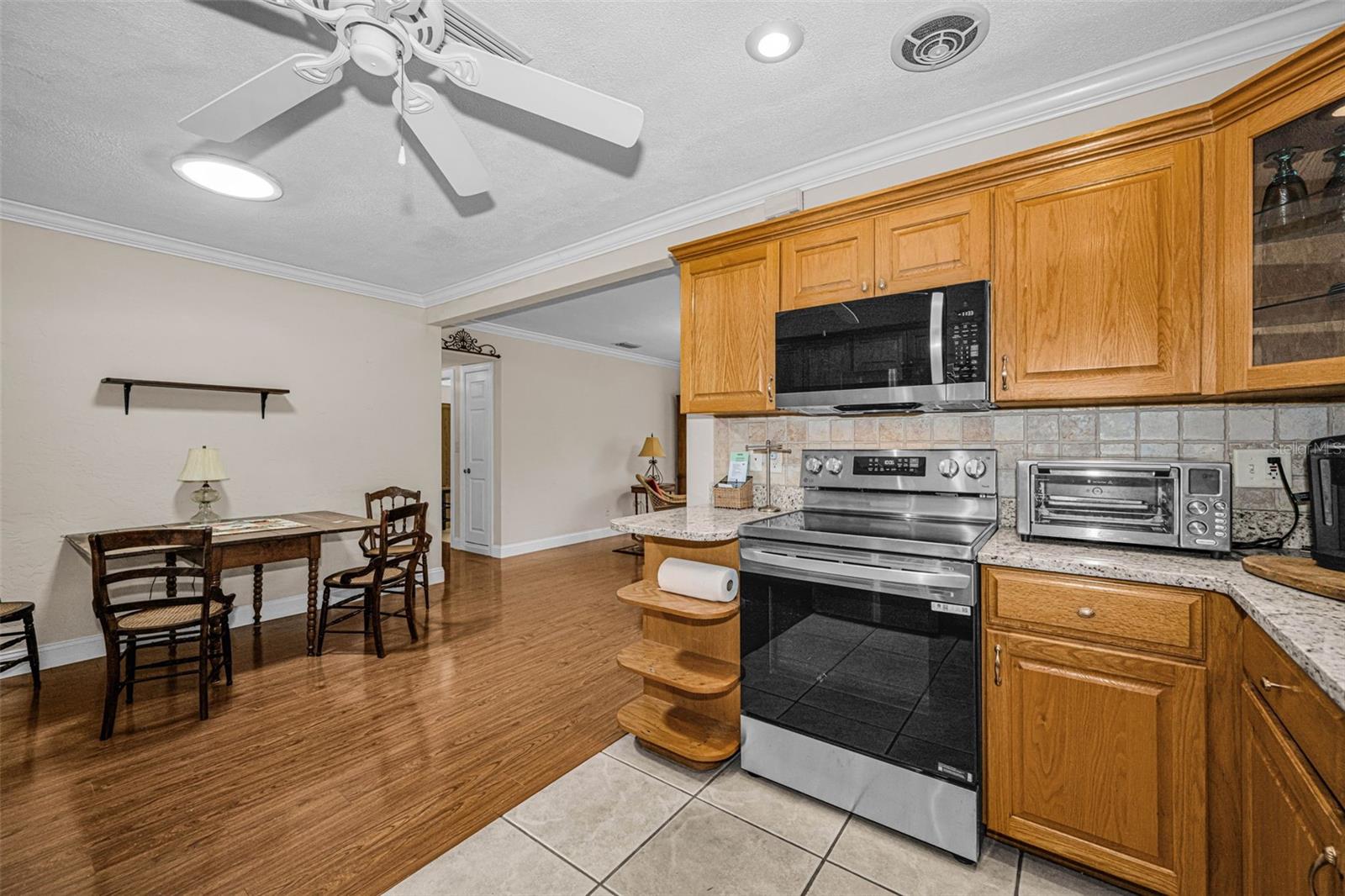 253 PARK CIR S — photo 12