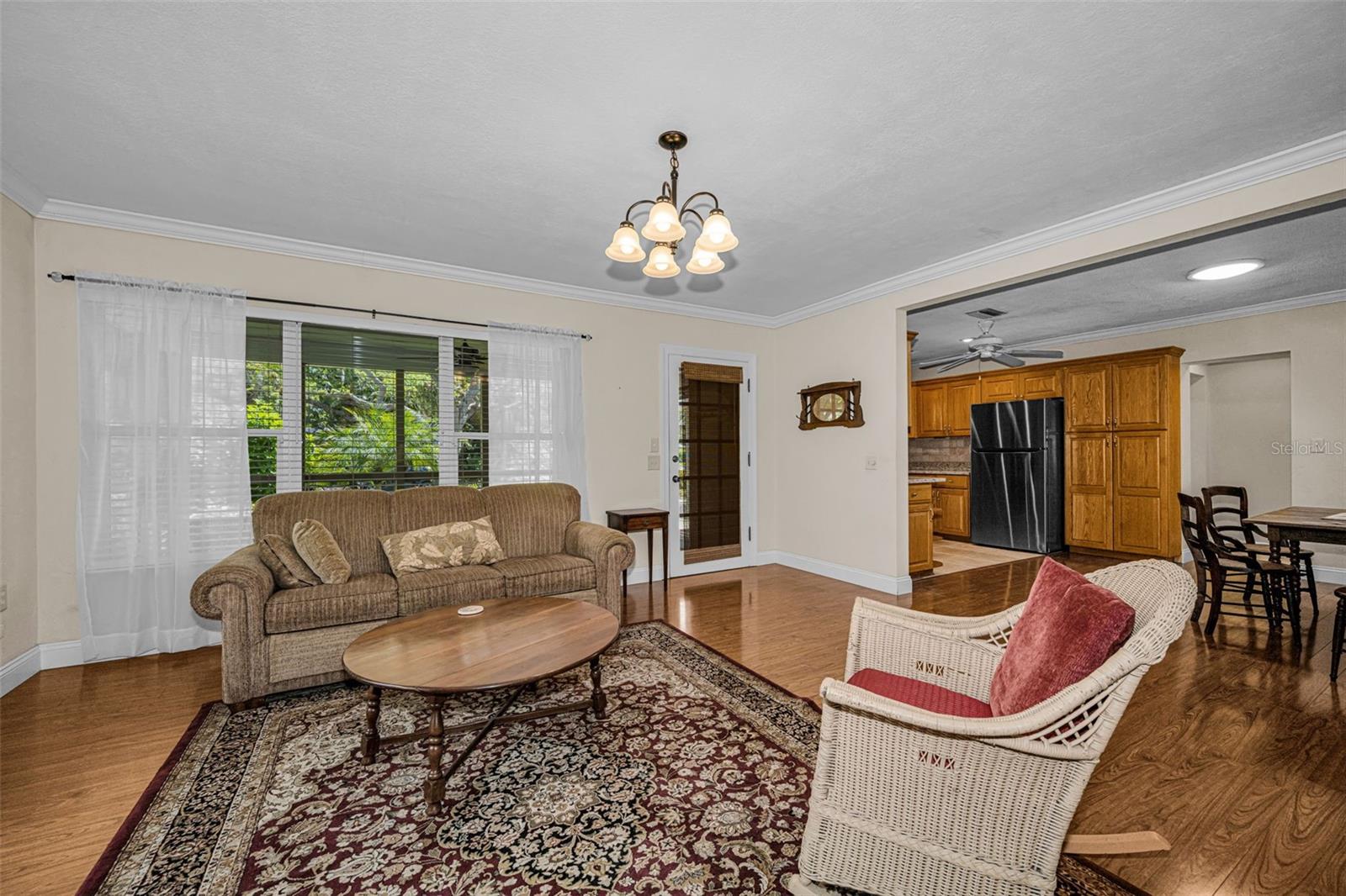253 PARK CIR S — photo 8