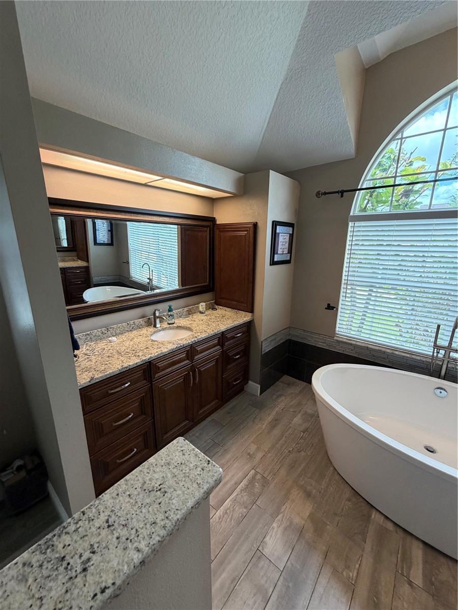 1616 KINSMERE DR — photo 23