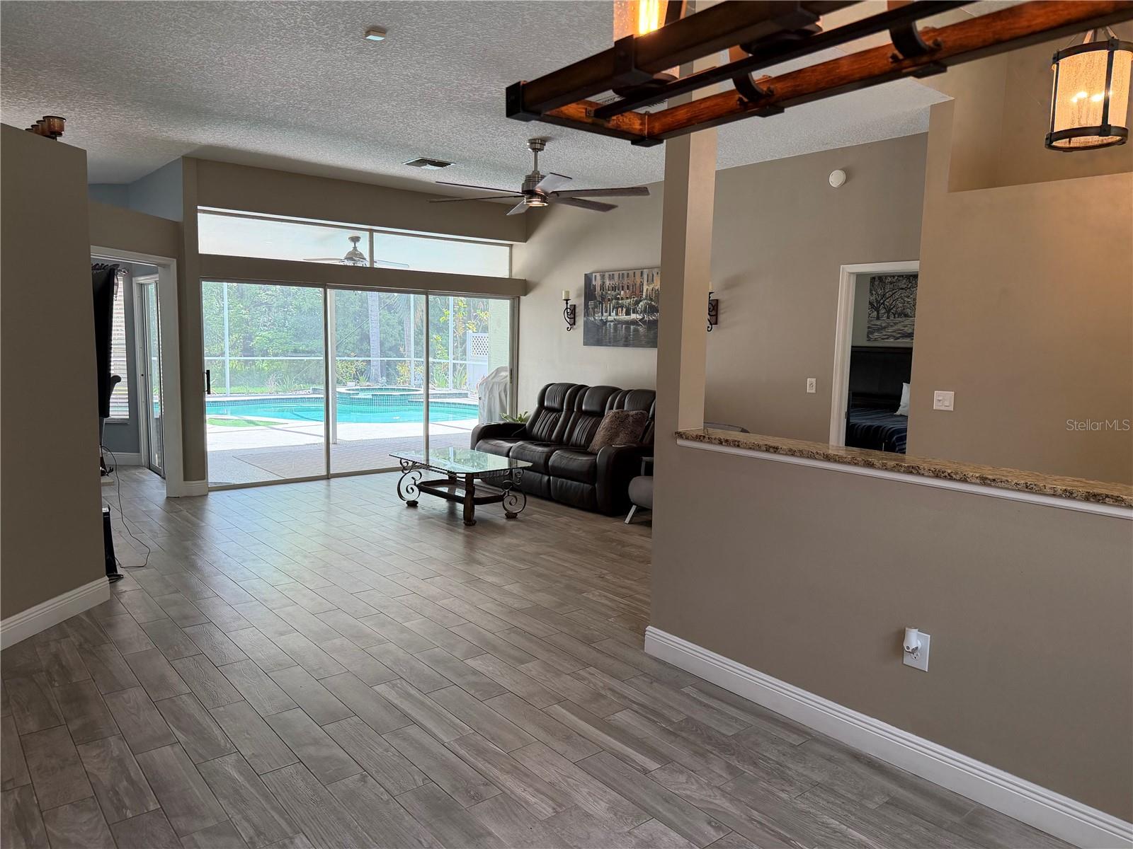 1616 KINSMERE DR — photo 17