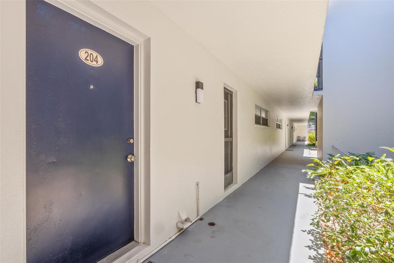 1147 KING ARTHUR CT #204 — photo 3