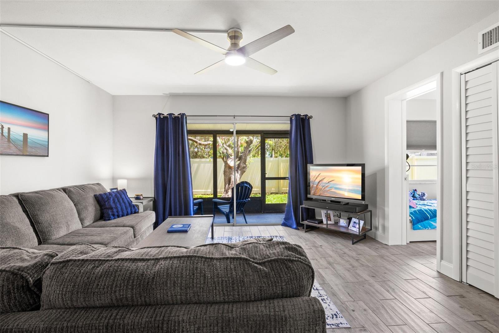 1147 KING ARTHUR CT #204 — photo 4