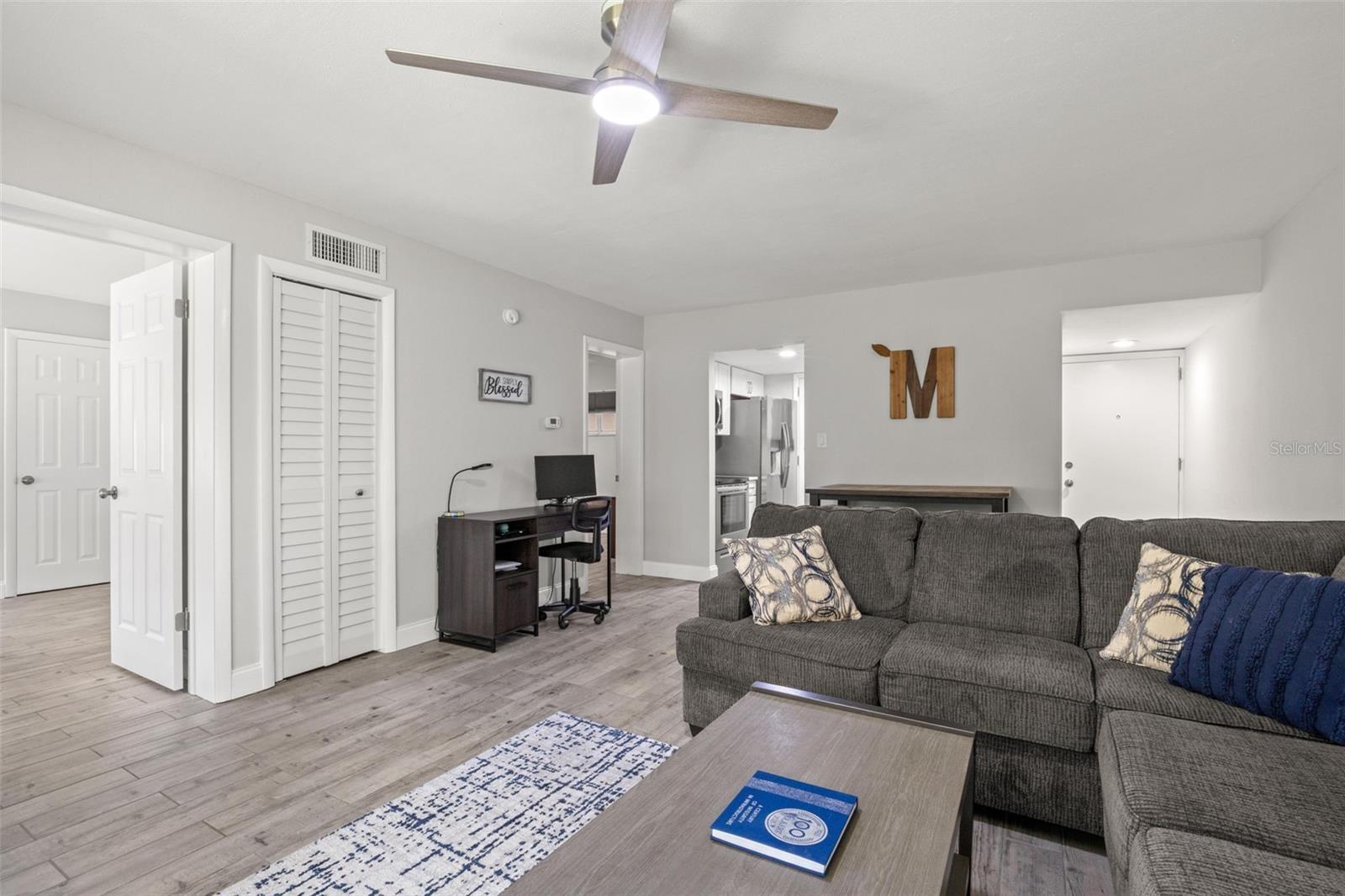 1147 KING ARTHUR CT #204 — photo 6