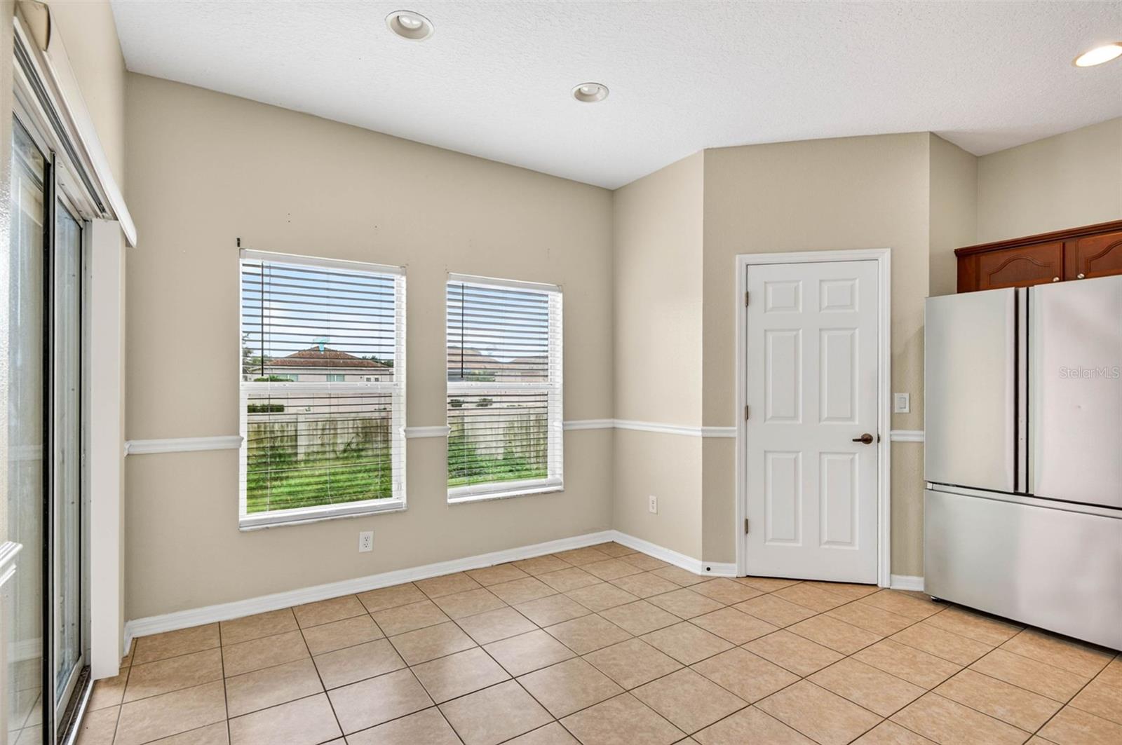 612 MARION HILL LN — photo 11